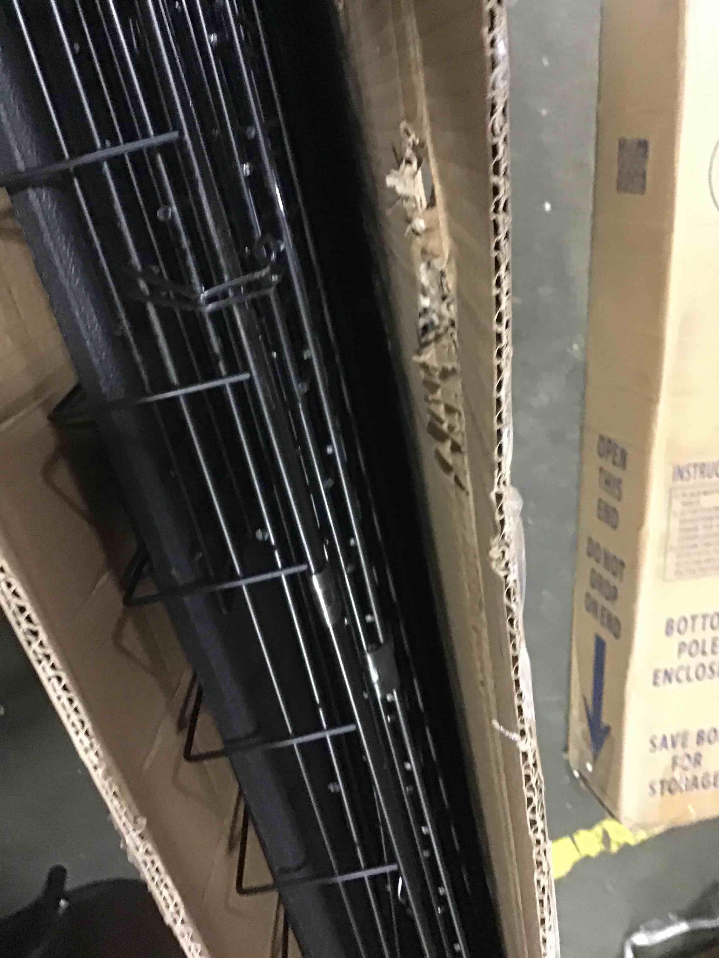 https://s3.amazonaws.com/lotting-images-prod/bidfta/RED5064642_1694528813334.jpeg
