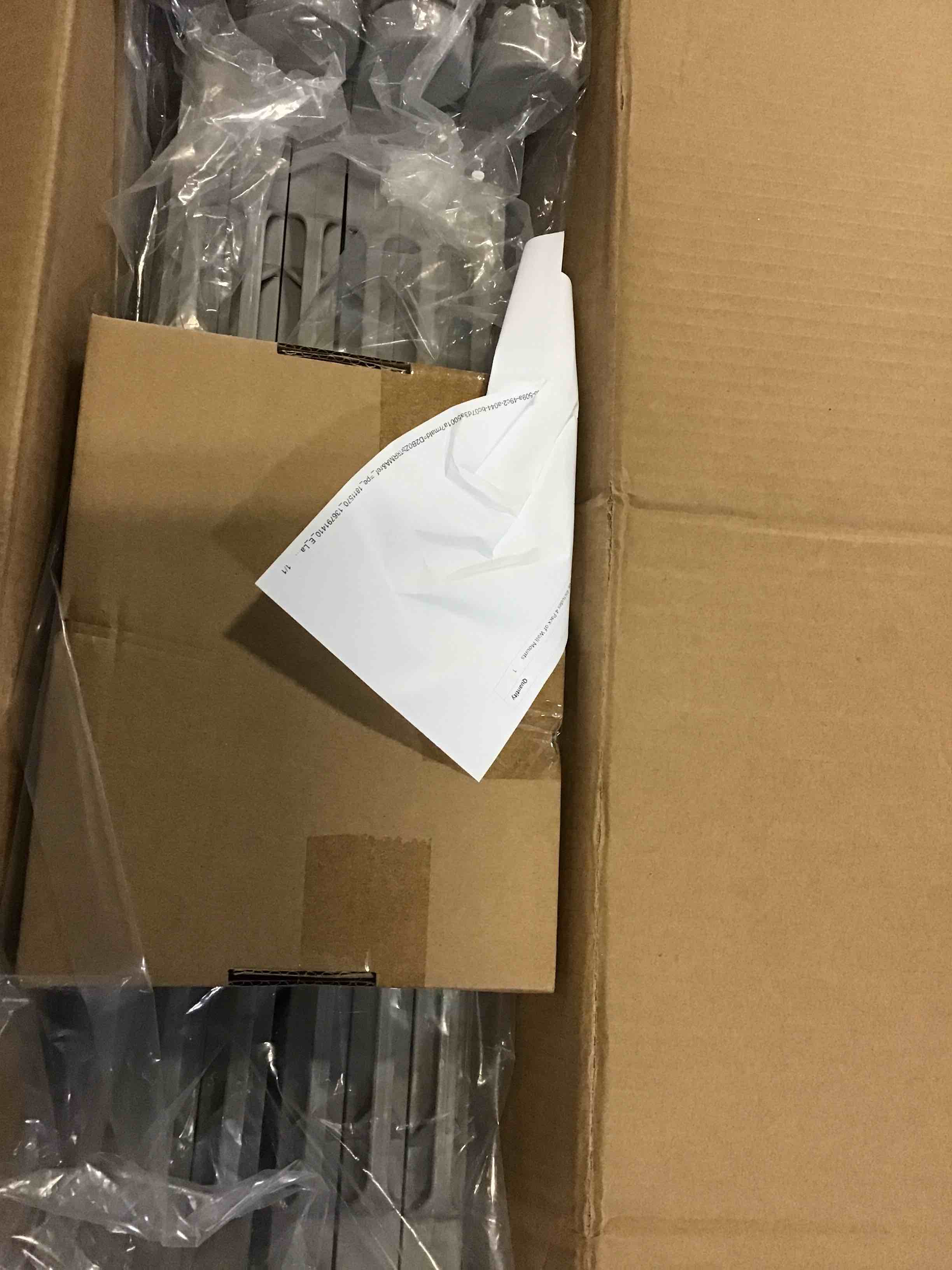 https://s3.amazonaws.com/lotting-images-prod/bidfta/RED5064679_1694535476465.jpeg