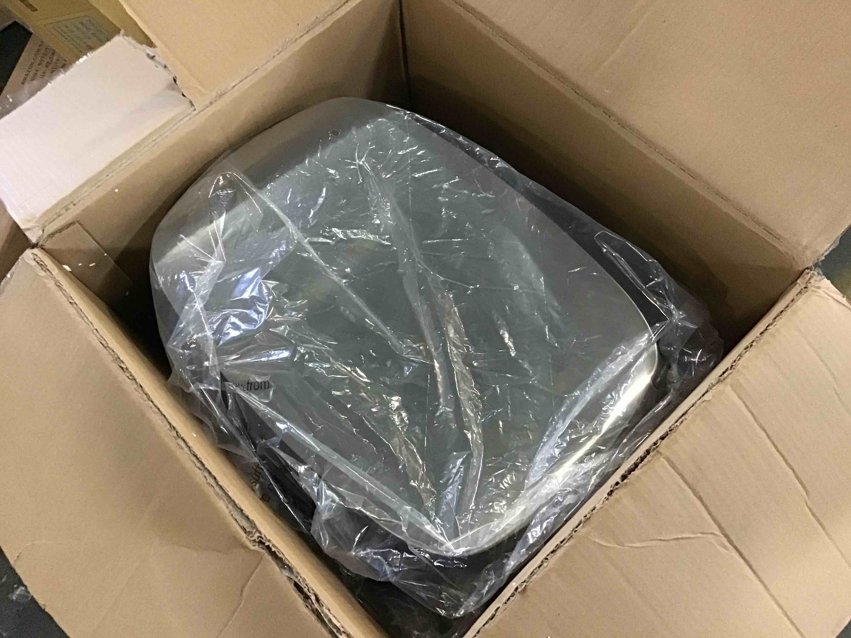 https://s3.amazonaws.com/lotting-images-prod/bidfta/RED5064861_1694698440077.jpeg