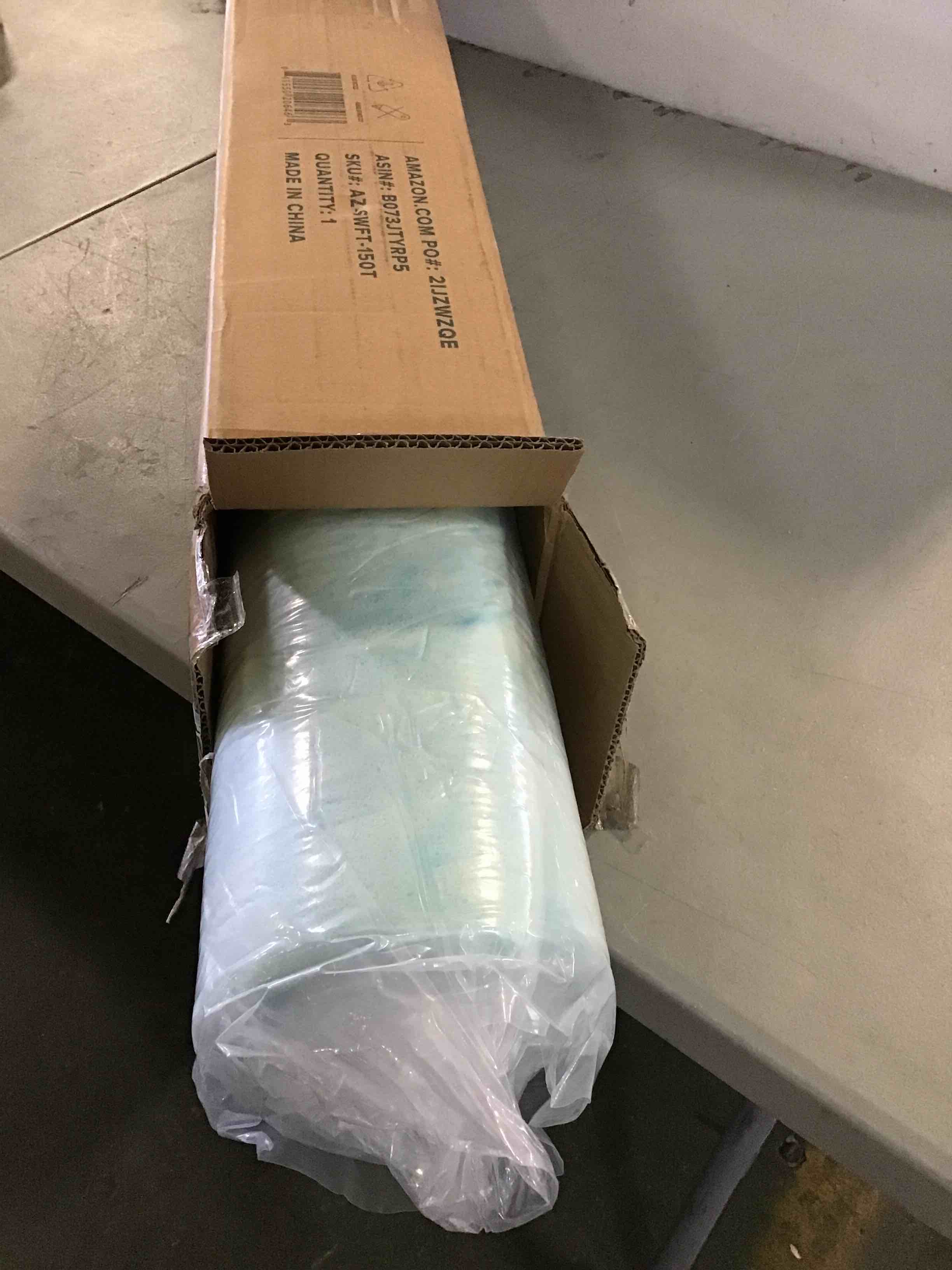 https://s3.amazonaws.com/lotting-images-prod/bidfta/RED5064863_1694698750738.jpeg