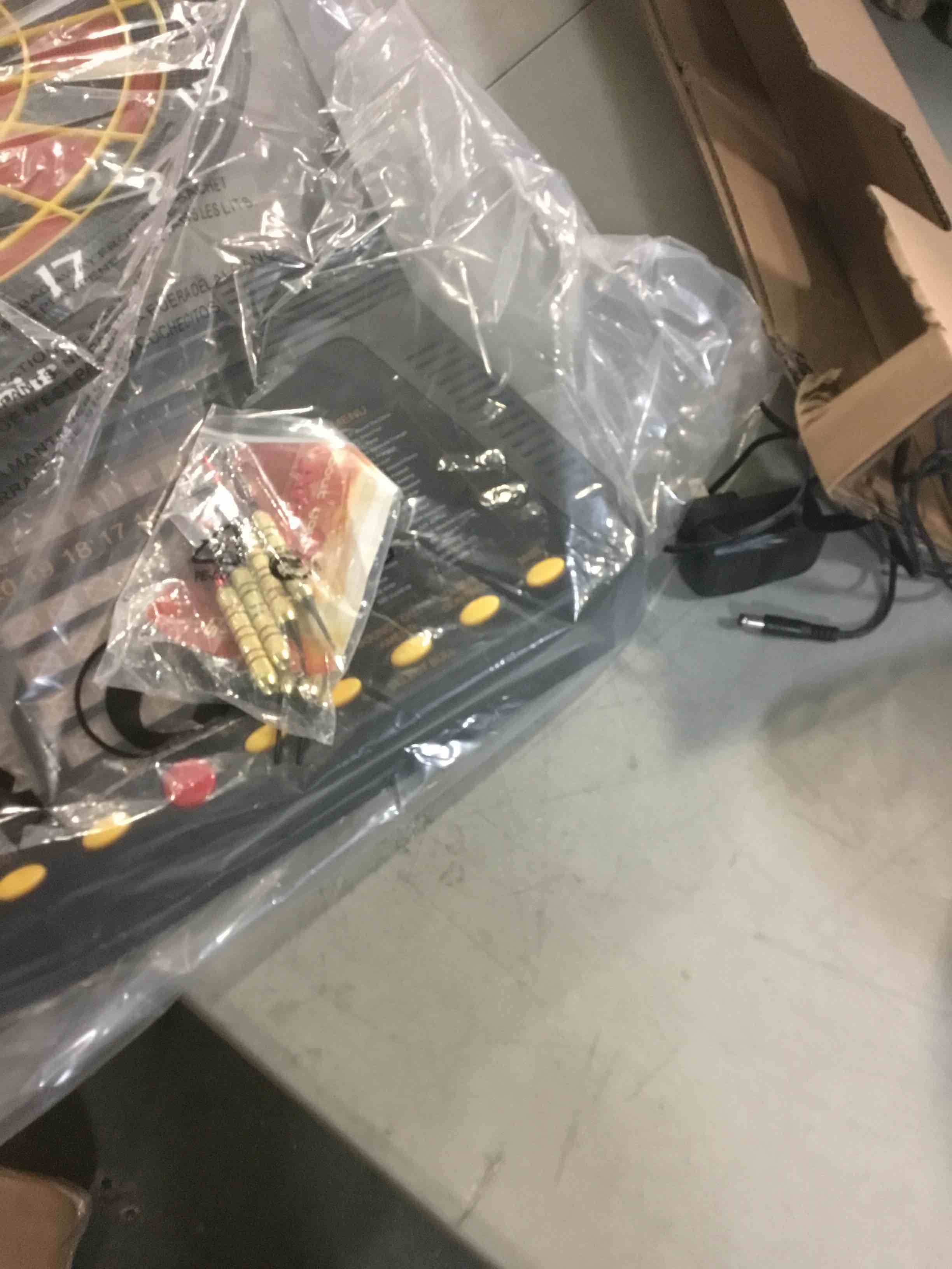 https://s3.amazonaws.com/lotting-images-prod/bidfta/RED5064952_1694863334022.jpeg