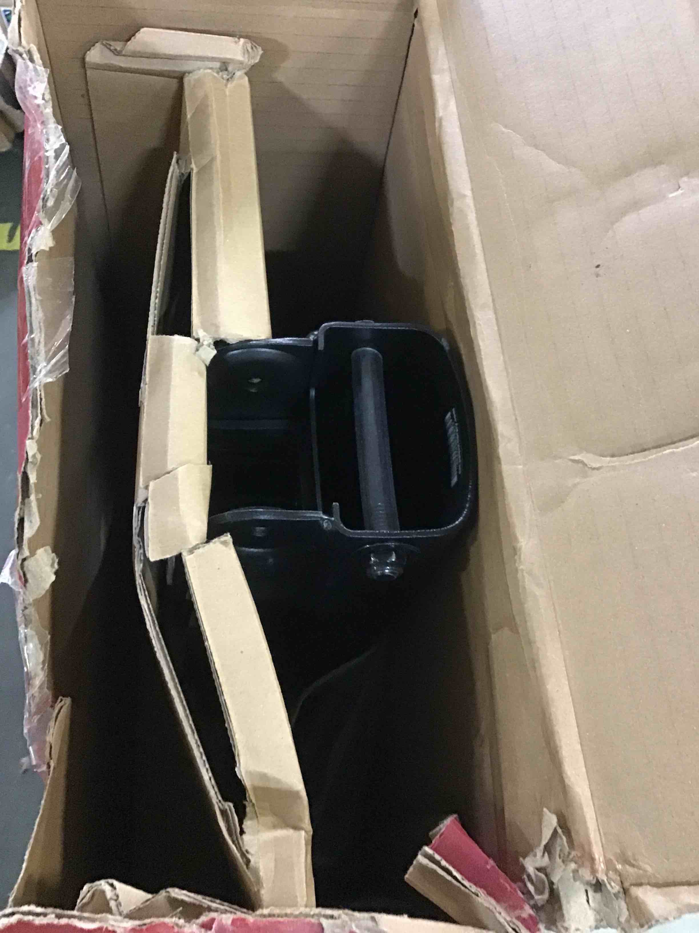 https://s3.amazonaws.com/lotting-images-prod/bidfta/RED5065142_1695067440041.jpeg