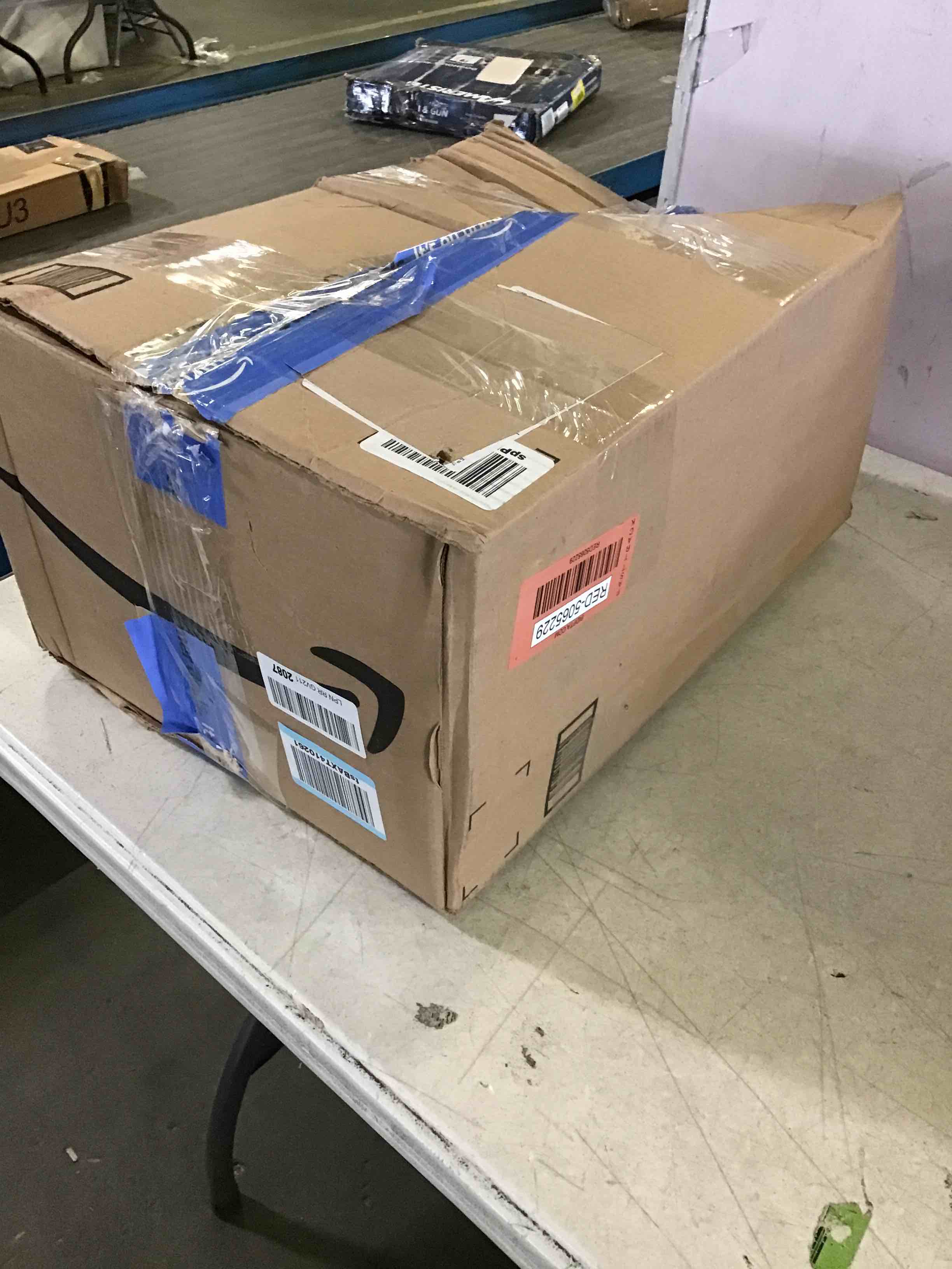 https://s3.amazonaws.com/lotting-images-prod/bidfta/RED5065229_1695400319999.jpeg