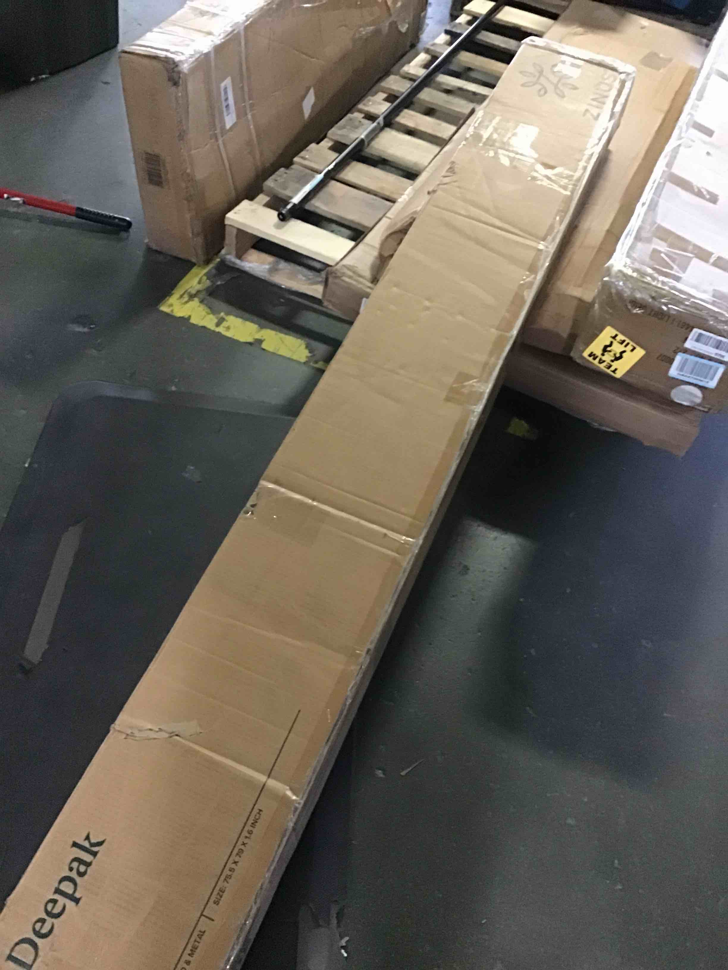https://s3.amazonaws.com/lotting-images-prod/bidfta/RED5065262_1695411178551.jpeg