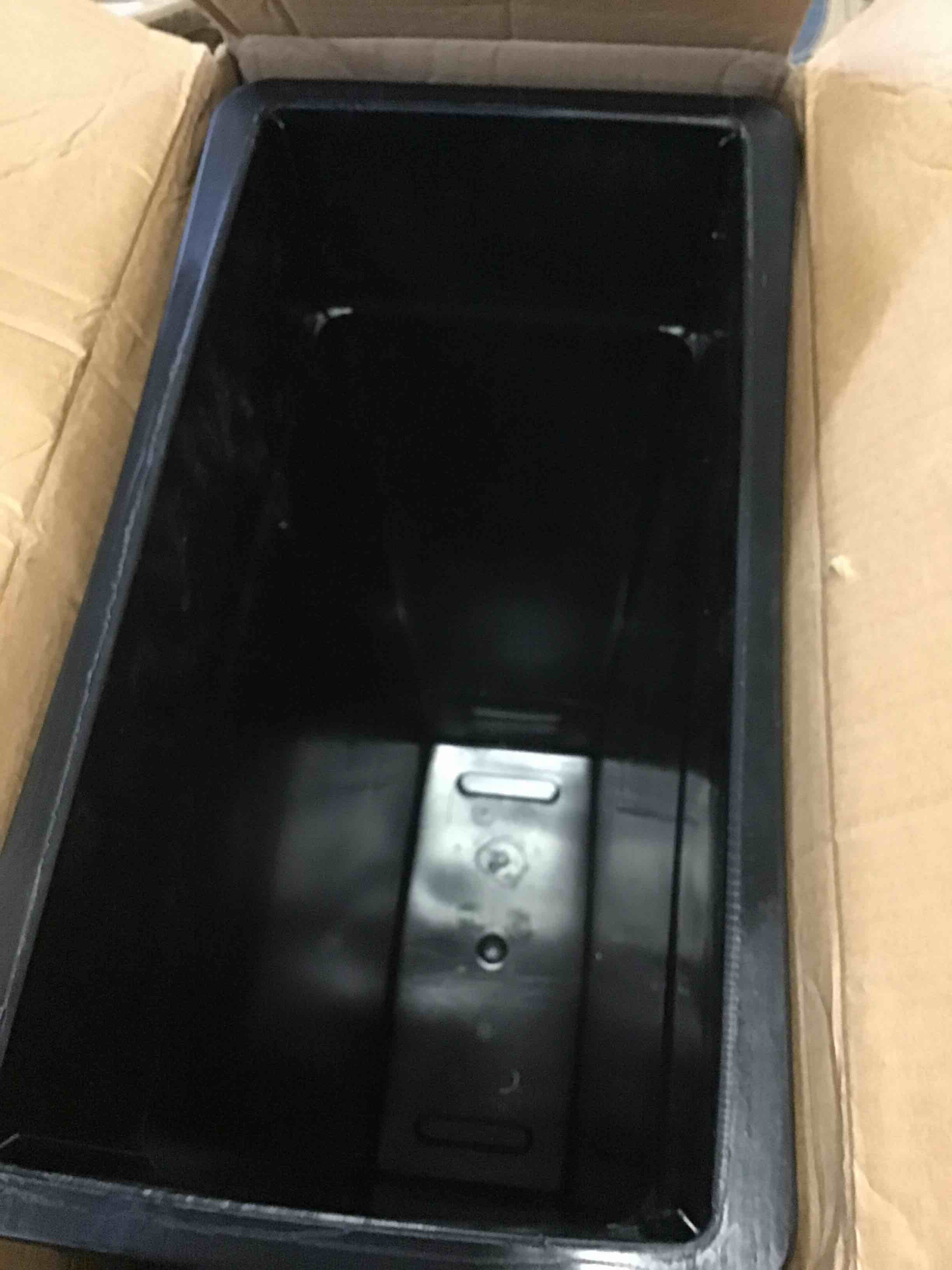 https://s3.amazonaws.com/lotting-images-prod/bidfta/RED5065340_1695667456223.jpeg