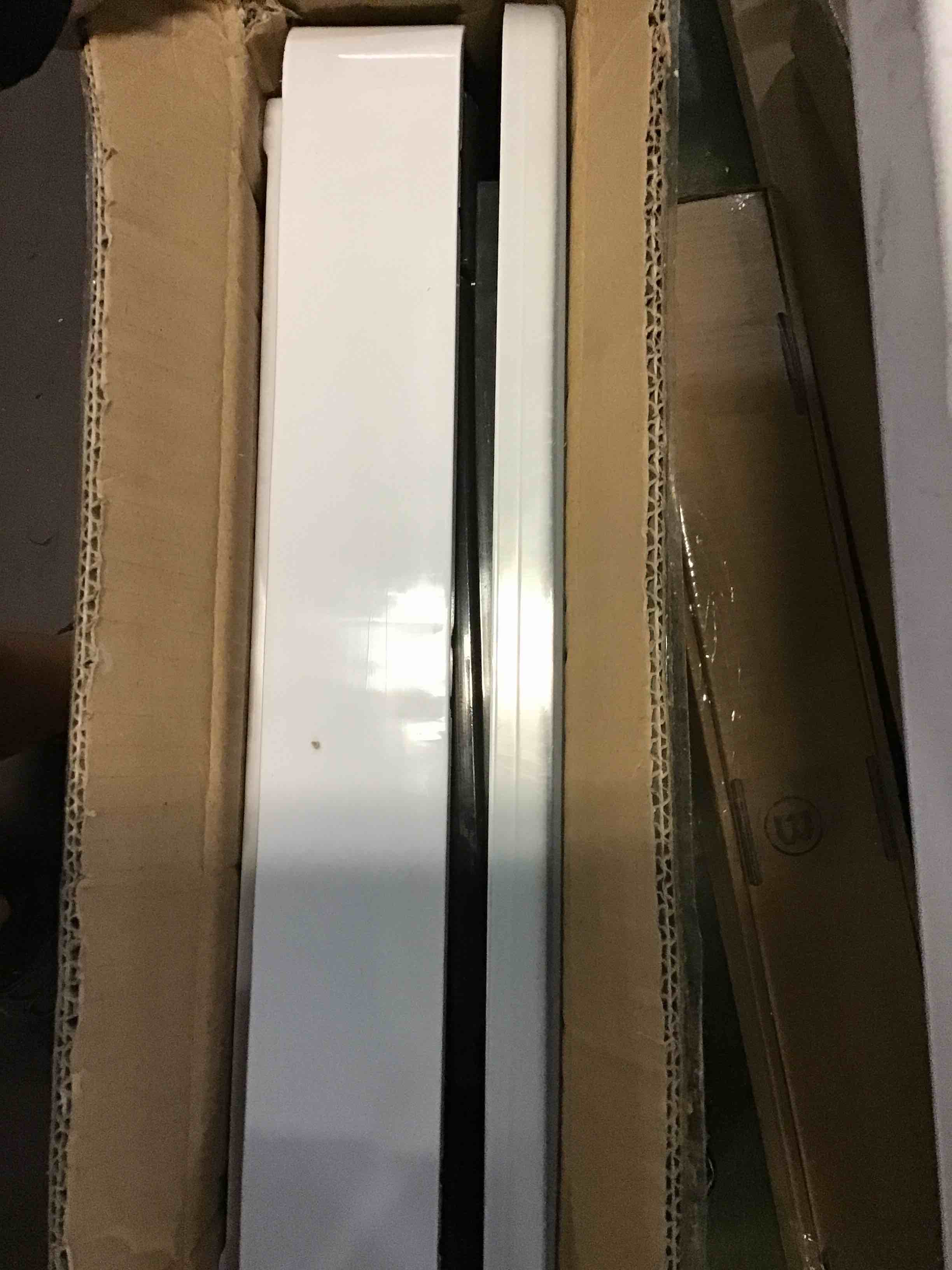 https://s3.amazonaws.com/lotting-images-prod/bidfta/RED5065343_1695668112539.jpeg