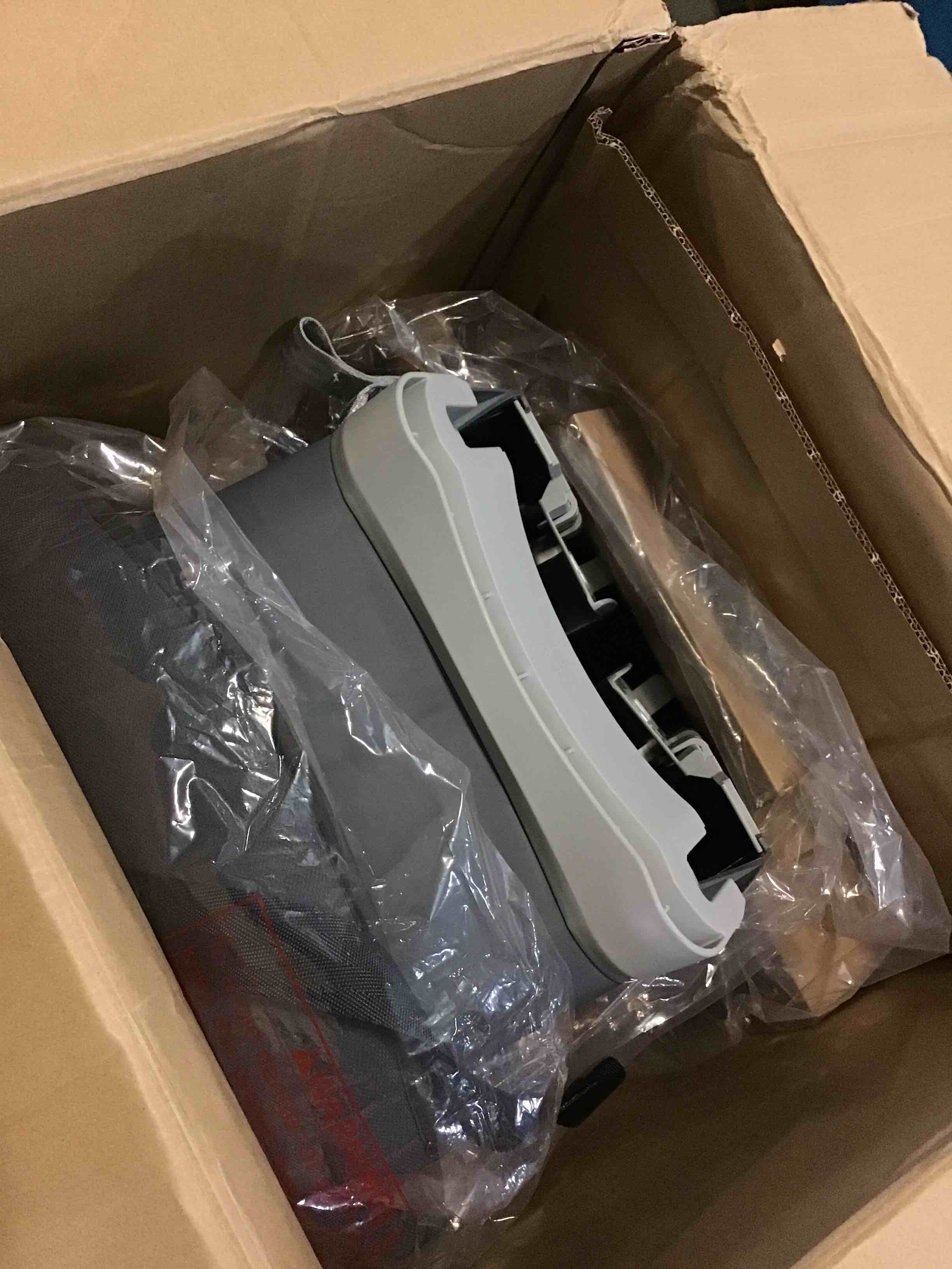 https://s3.amazonaws.com/lotting-images-prod/bidfta/RED5065372_1695672728835.jpeg