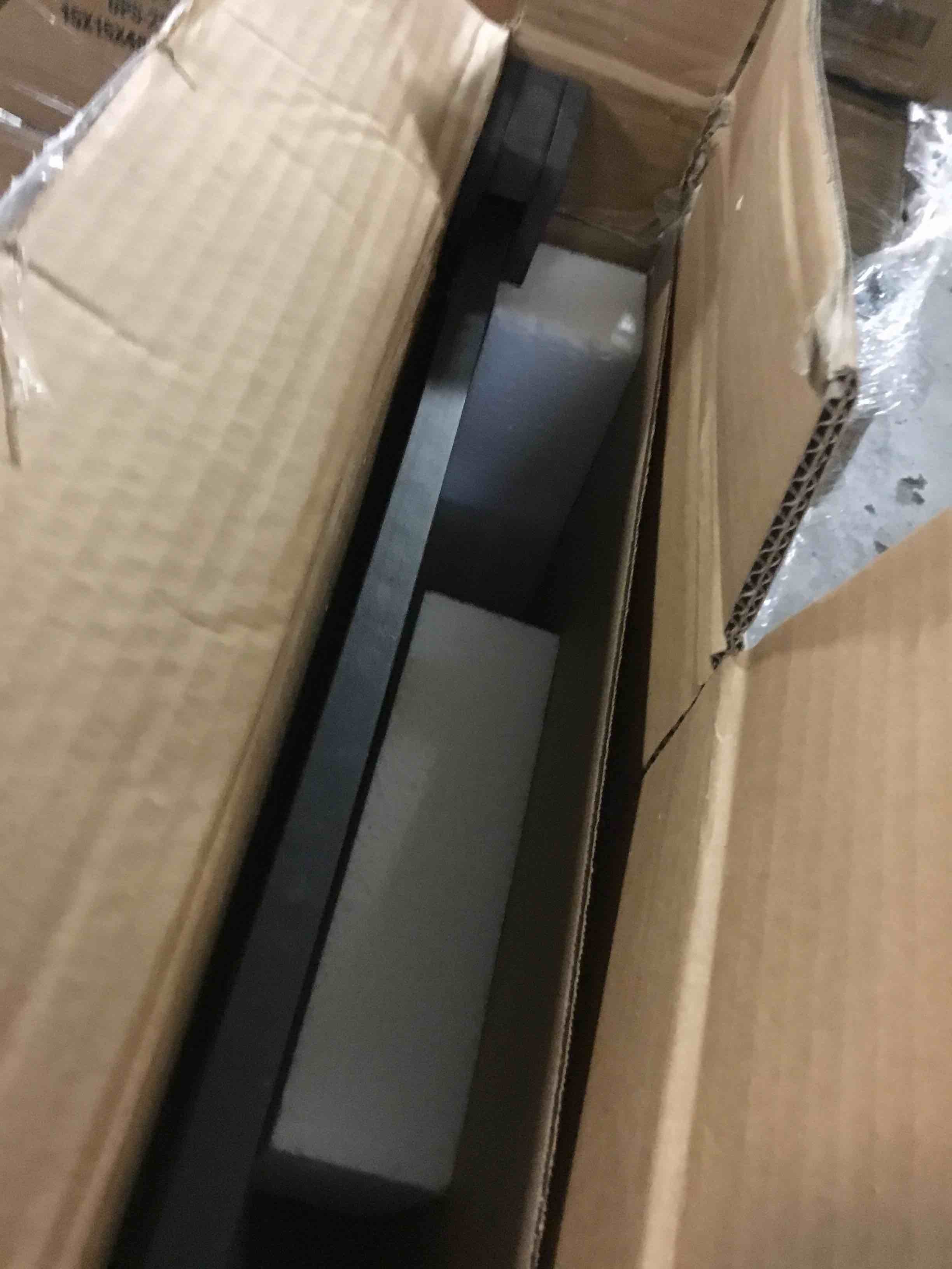 https://s3.amazonaws.com/lotting-images-prod/bidfta/RED5065404_1695815075083.jpeg