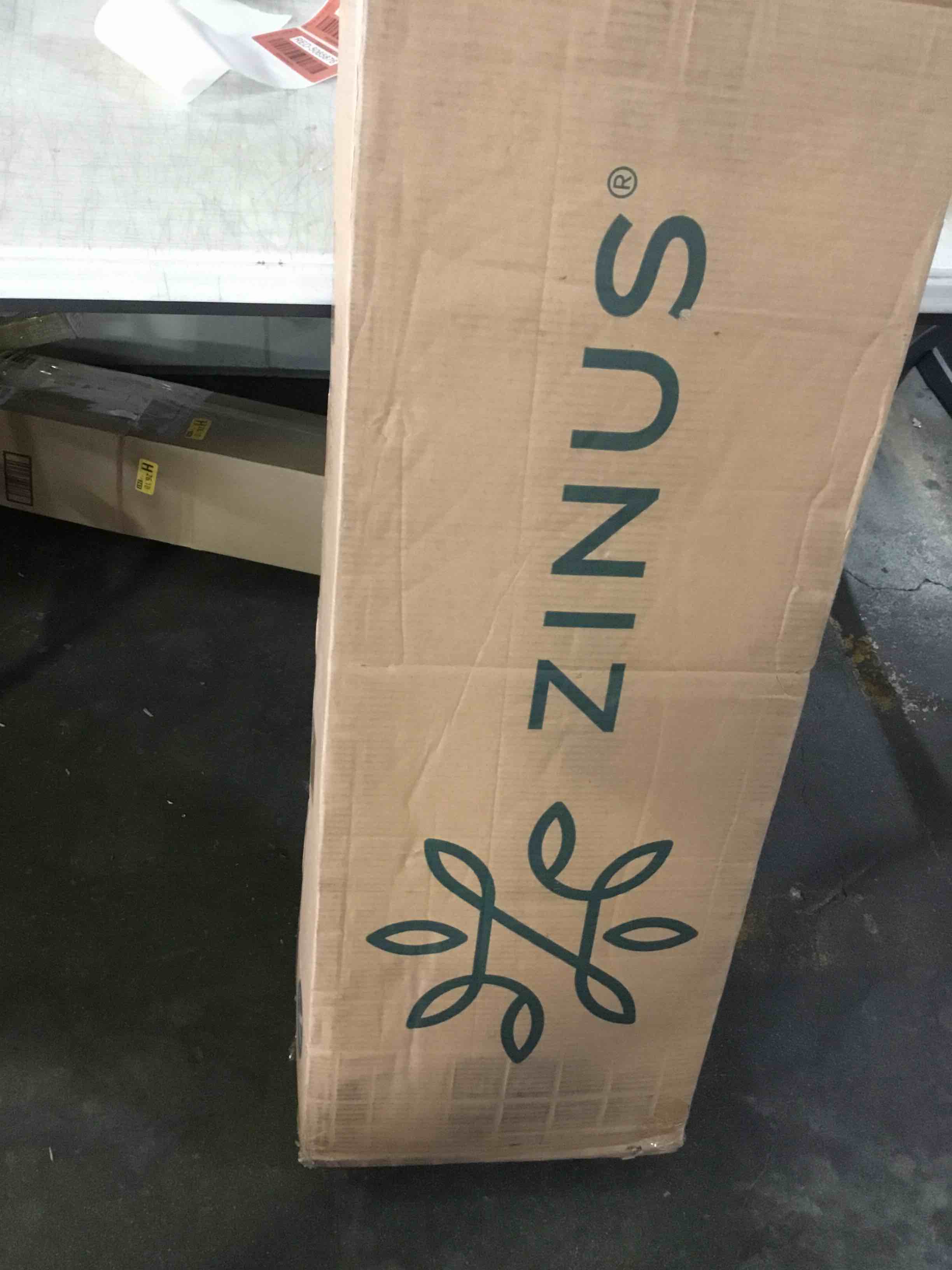 https://s3.amazonaws.com/lotting-images-prod/bidfta/RED5065876_1696002252659.jpeg