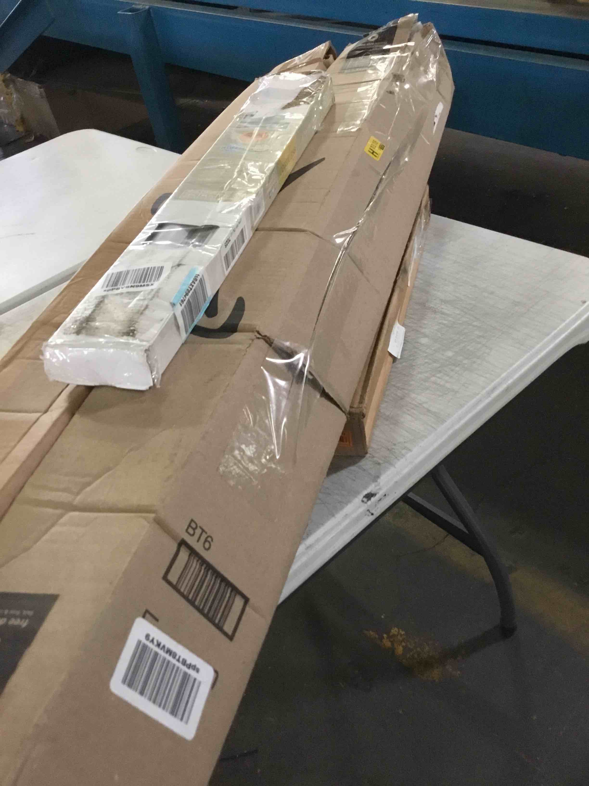 https://s3.amazonaws.com/lotting-images-prod/bidfta/RED5065937_1696016886833.jpeg