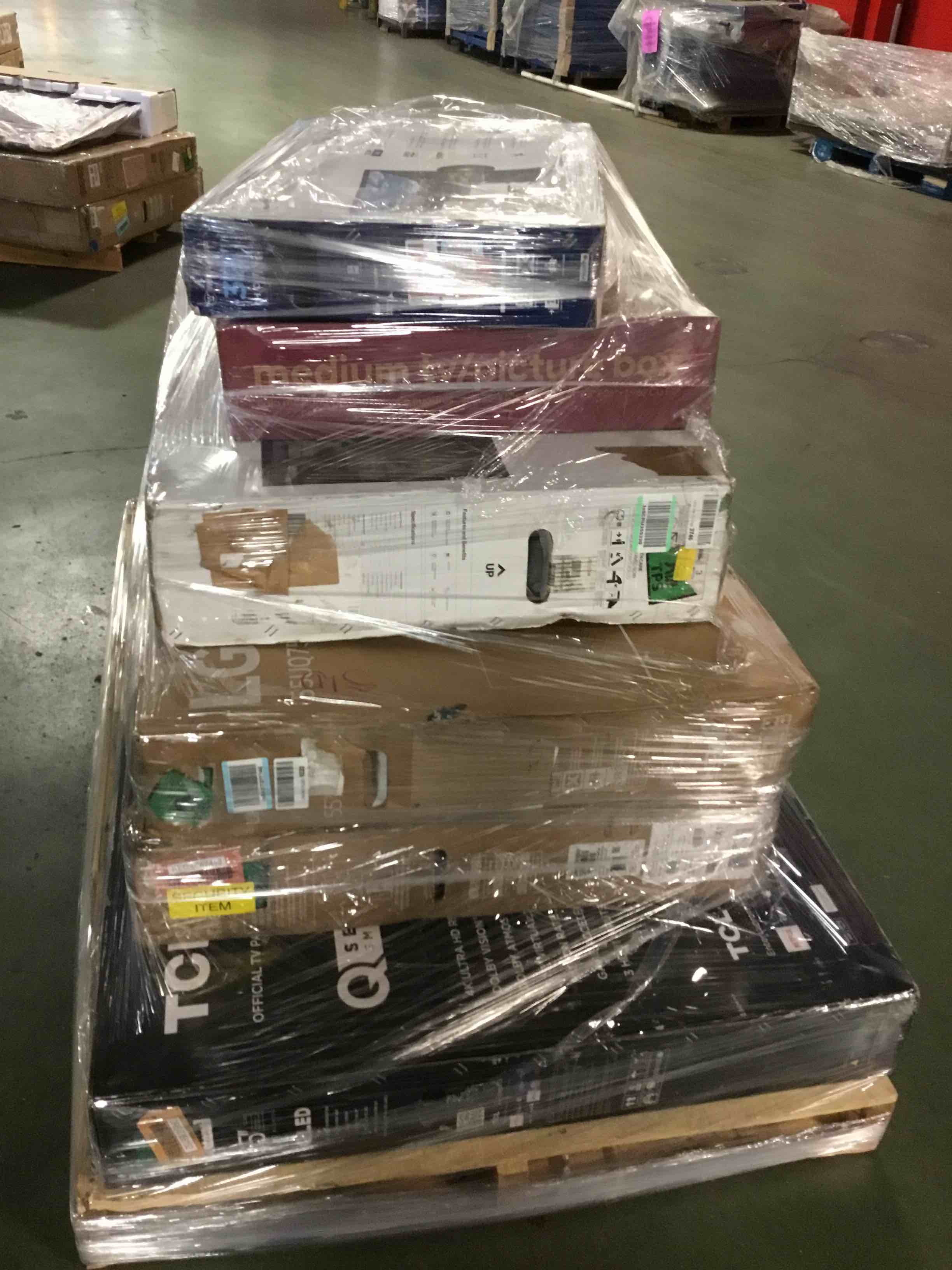 https://s3.amazonaws.com/lotting-images-prod/bidfta/RED5065942_1694790415999.jpeg