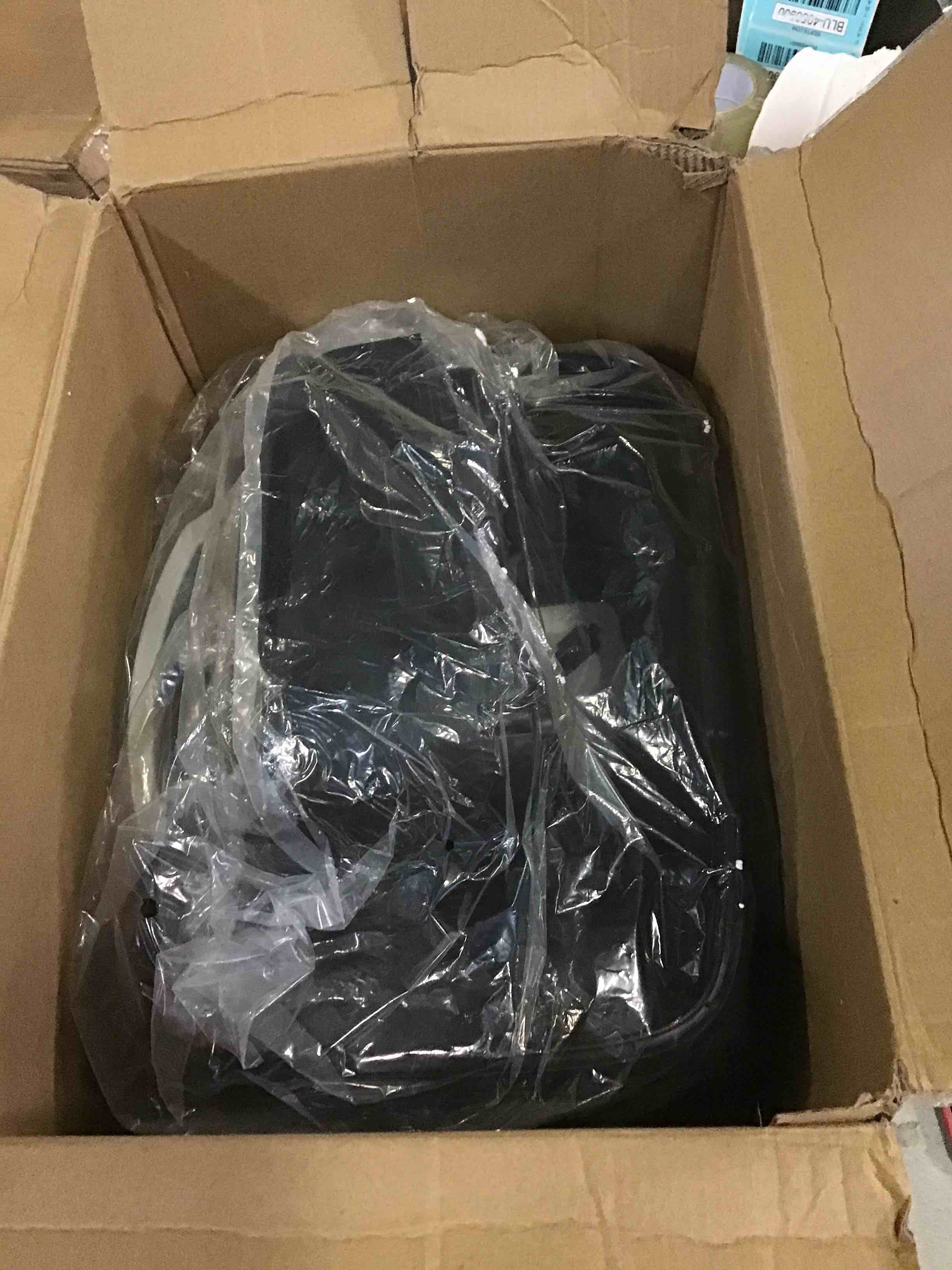 https://s3.amazonaws.com/lotting-images-prod/bidfta/RED5066144_1695147891720.jpeg