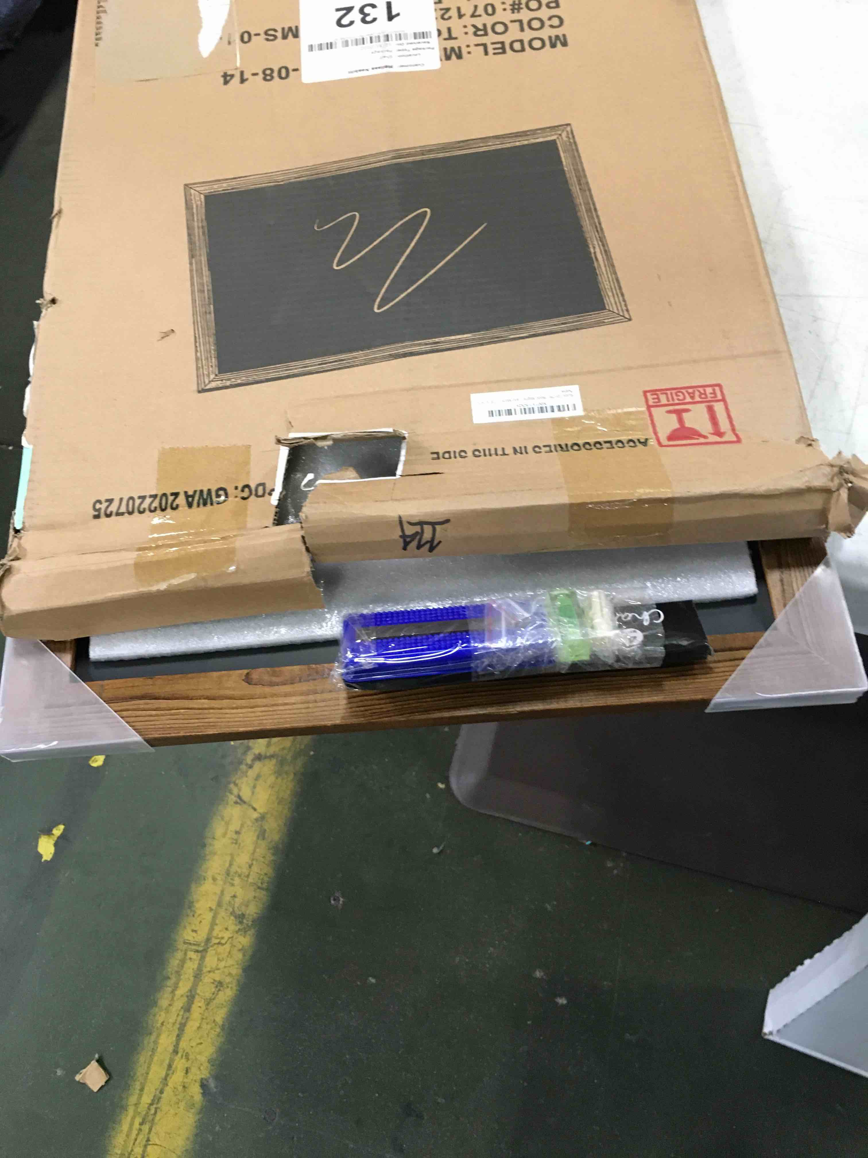 https://s3.amazonaws.com/lotting-images-prod/bidfta/RED5066233_1695220729273.jpeg