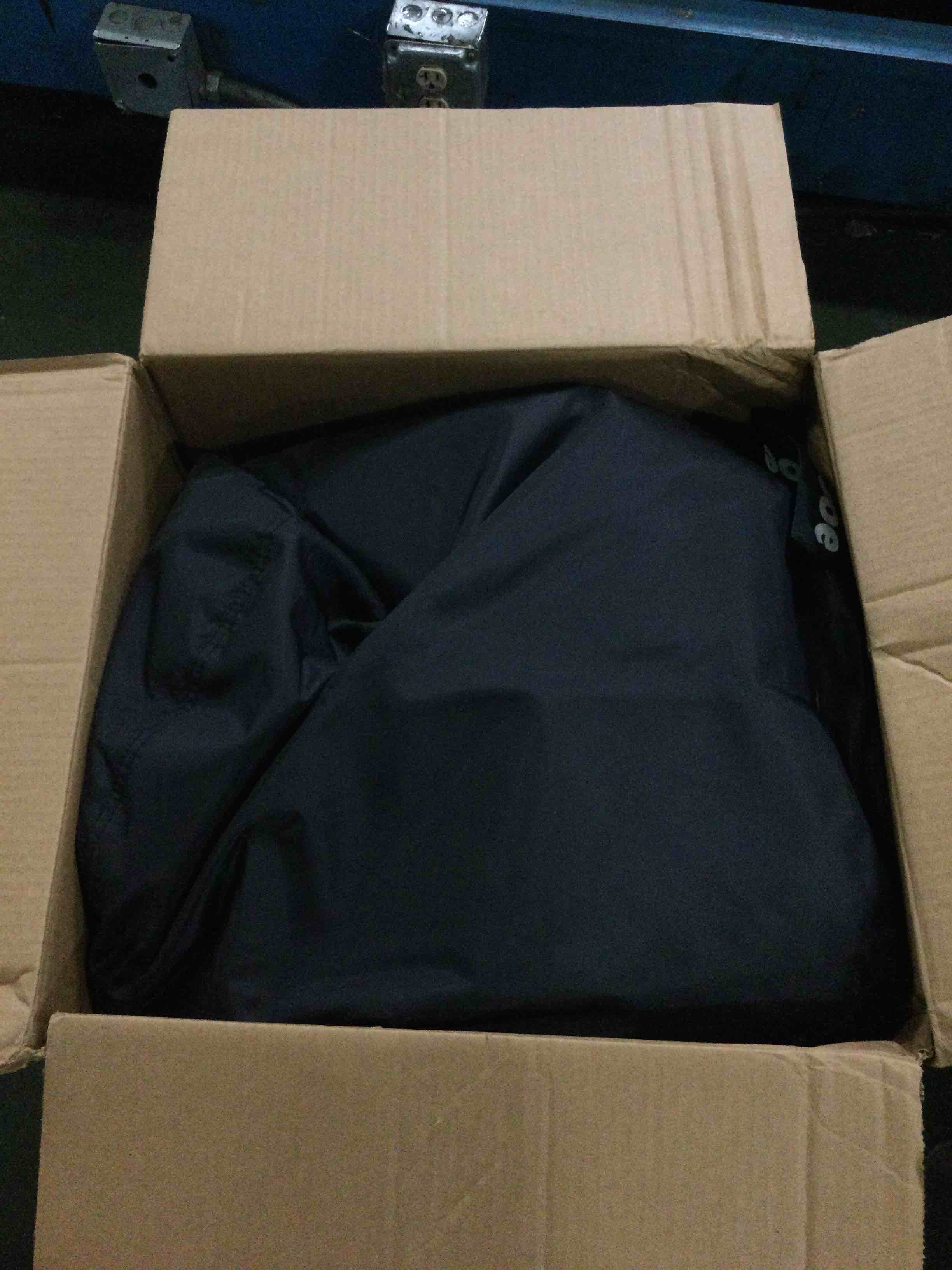 https://s3.amazonaws.com/lotting-images-prod/bidfta/RED5066271_1695227257629.jpeg