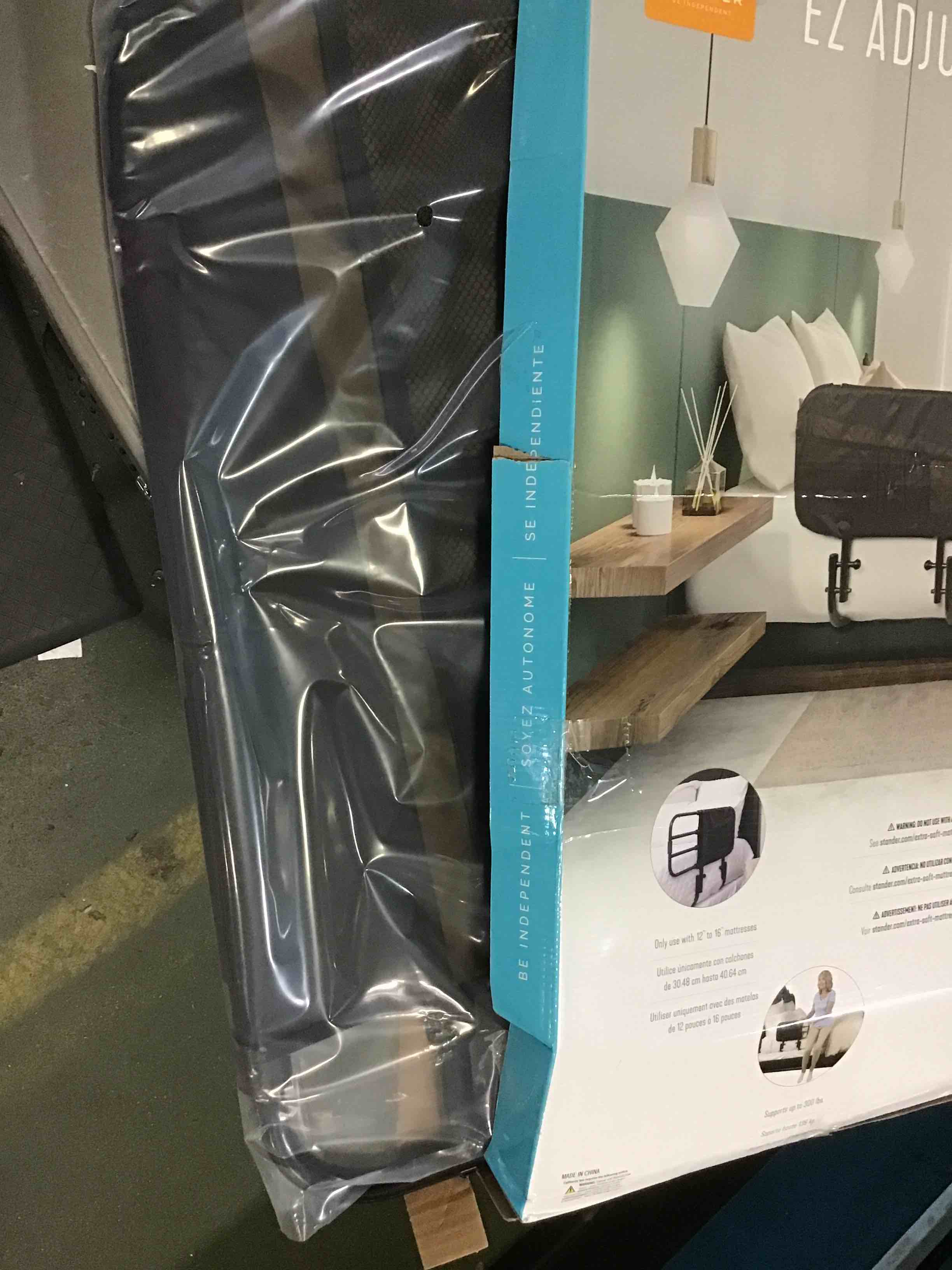 https://s3.amazonaws.com/lotting-images-prod/bidfta/RED5066821_1695731020181.jpeg