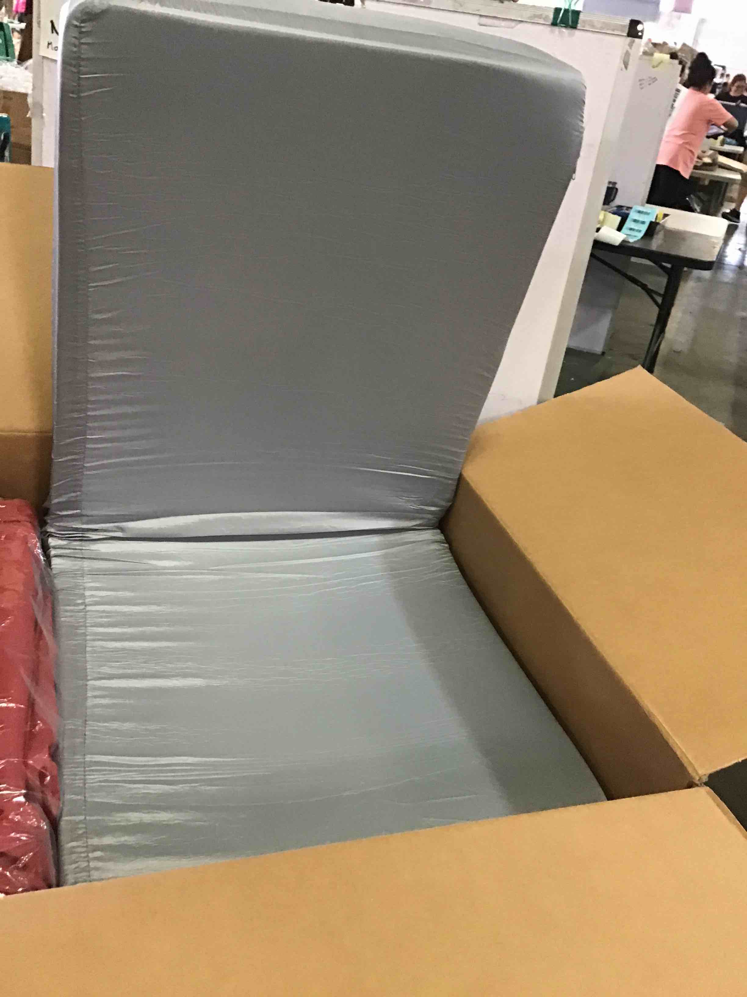 https://s3.amazonaws.com/lotting-images-prod/bidfta/RED5066898_1695749177370.jpeg