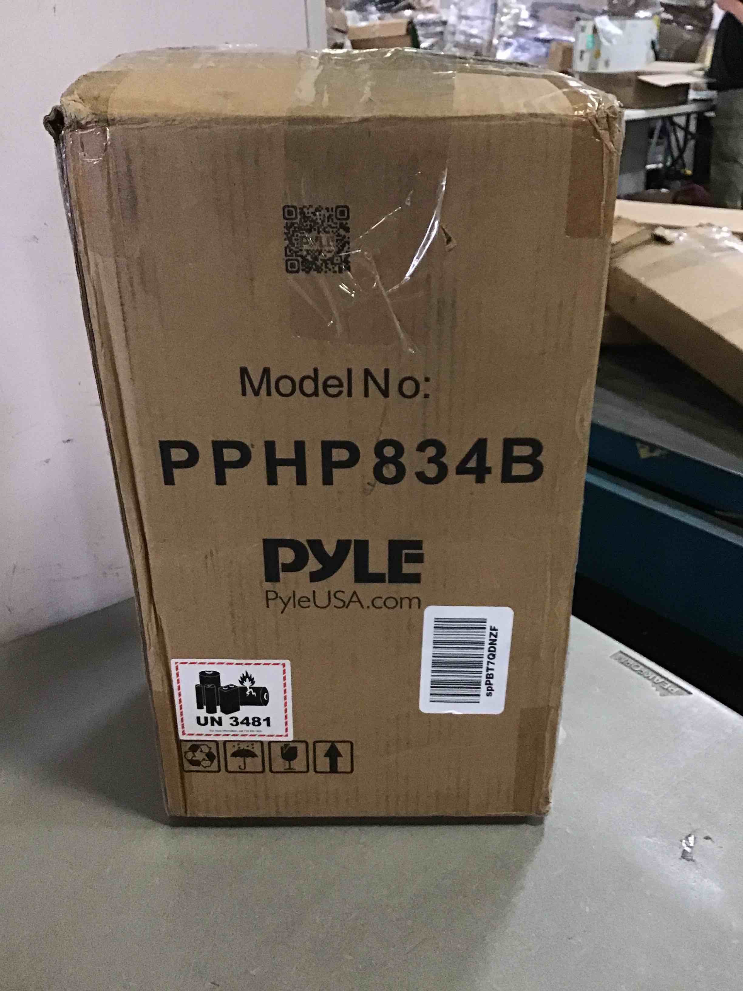 https://s3.amazonaws.com/lotting-images-prod/bidfta/RED5066913_1695751294094.jpeg