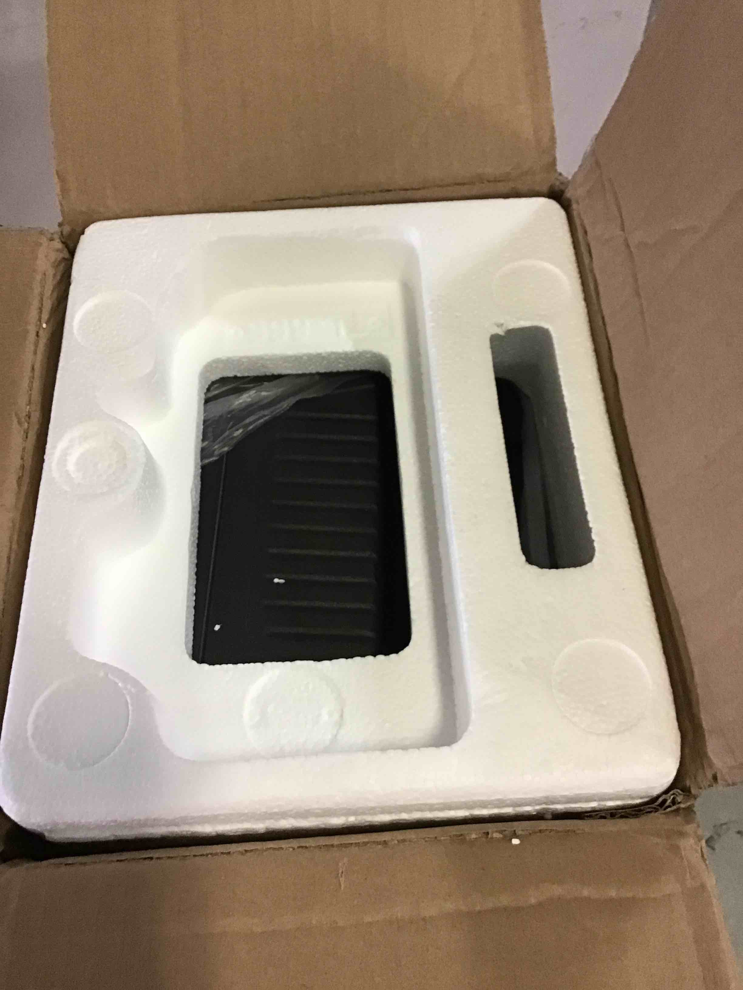https://s3.amazonaws.com/lotting-images-prod/bidfta/RED5066913_1695751321188.jpeg