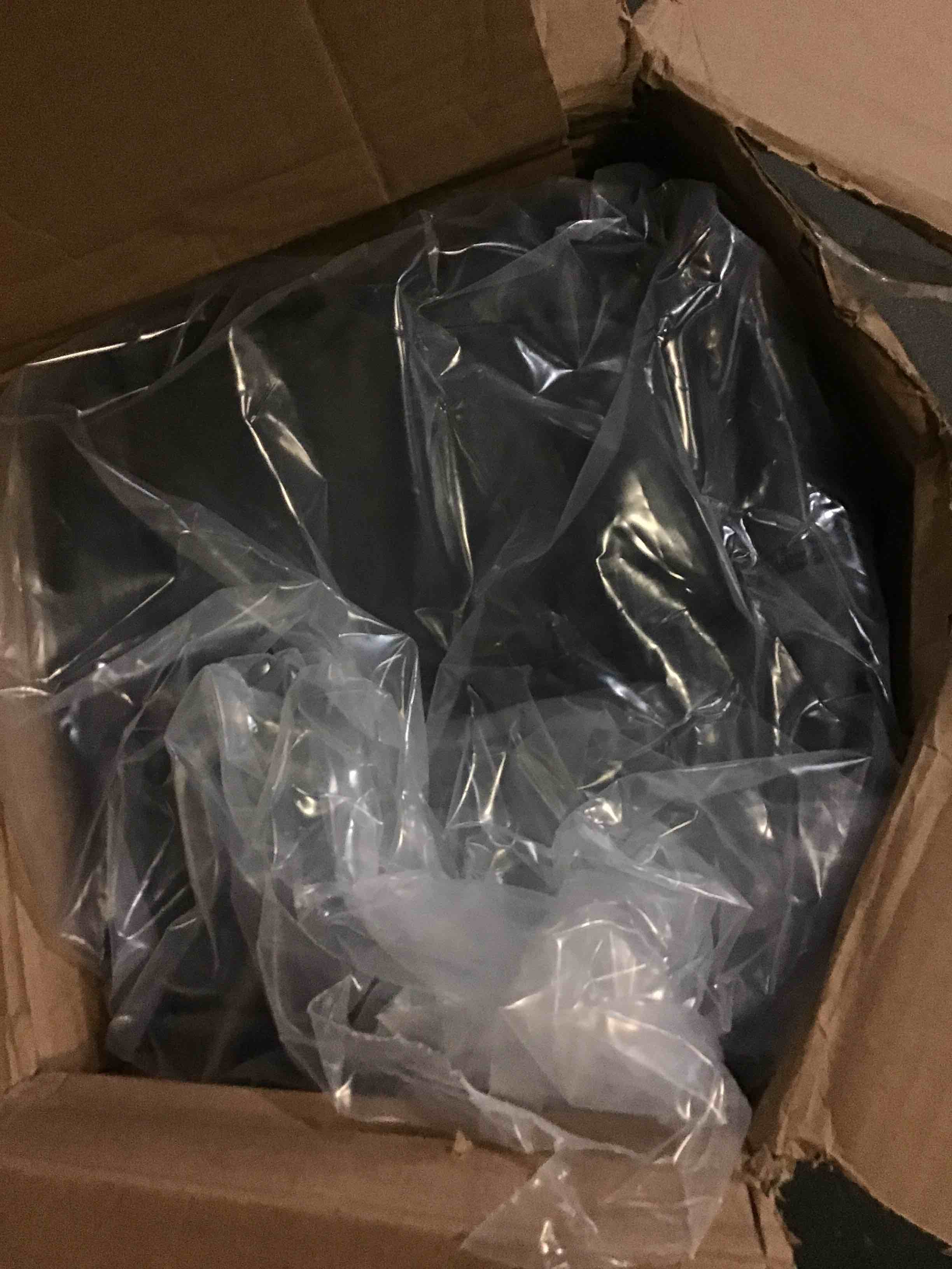 https://s3.amazonaws.com/lotting-images-prod/bidfta/RED5067018_1695822413187.jpeg