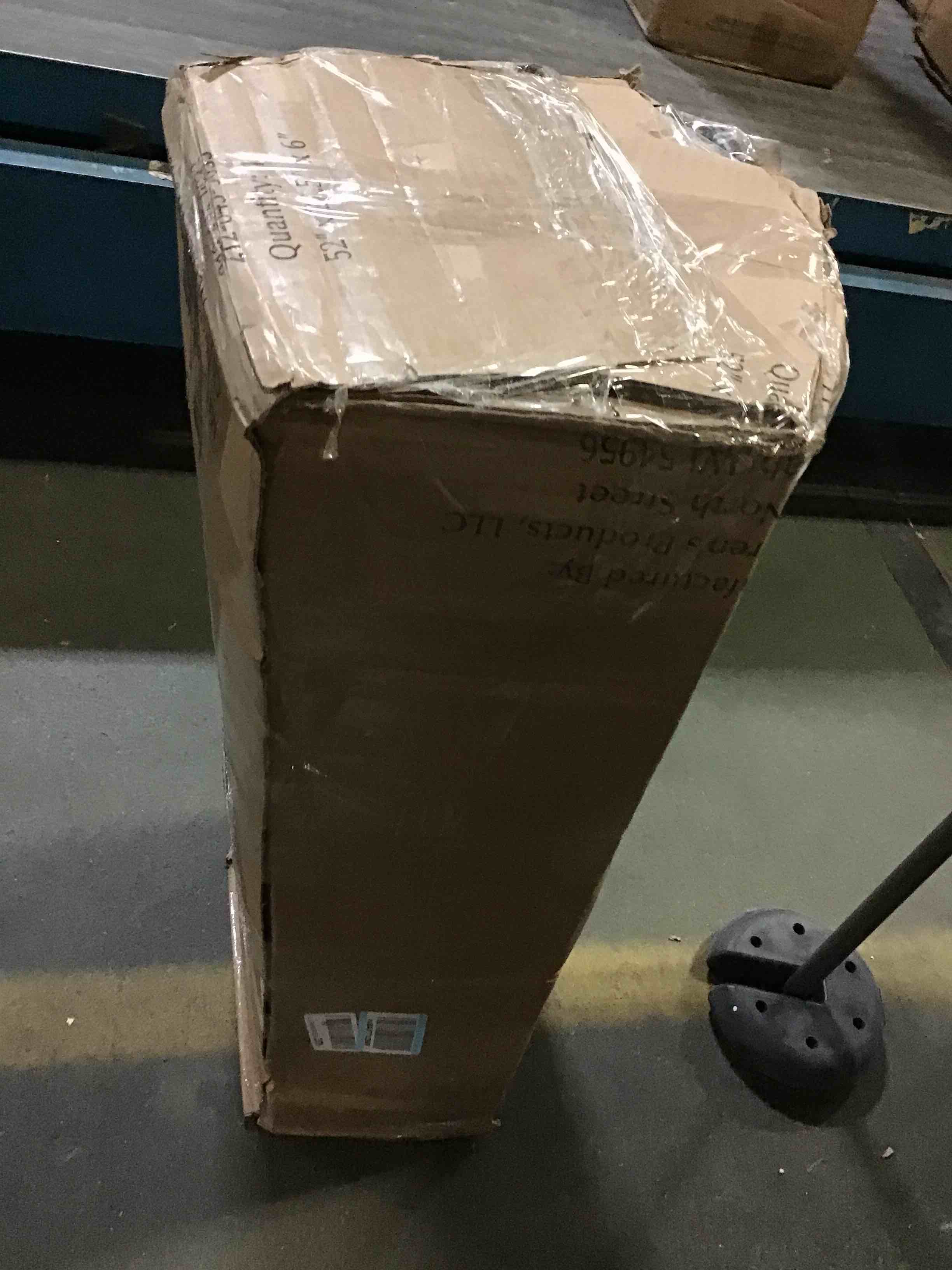 https://s3.amazonaws.com/lotting-images-prod/bidfta/RED5067018_1695822440532.jpeg