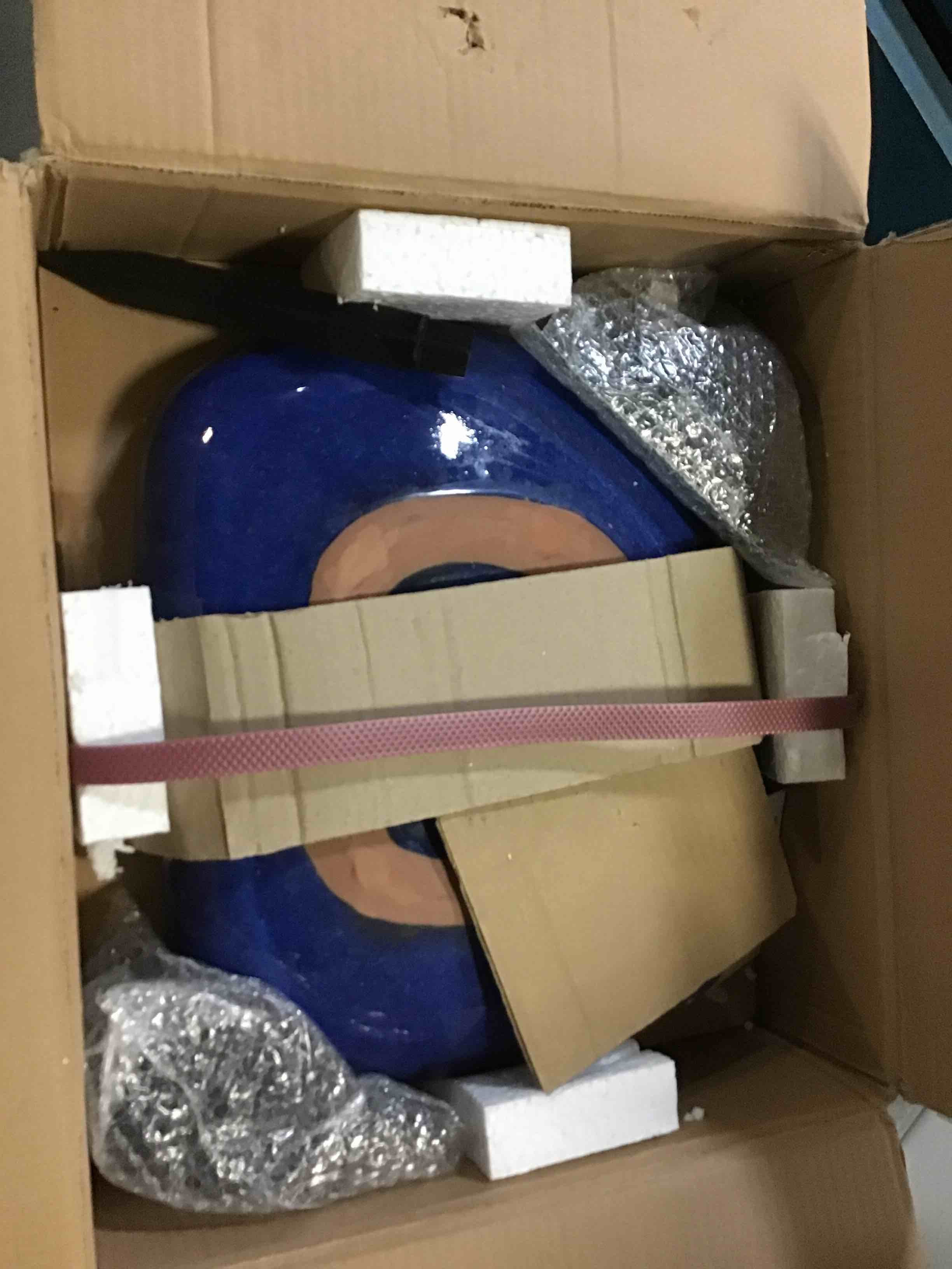 https://s3.amazonaws.com/lotting-images-prod/bidfta/RED5067032_1695825710120.jpeg