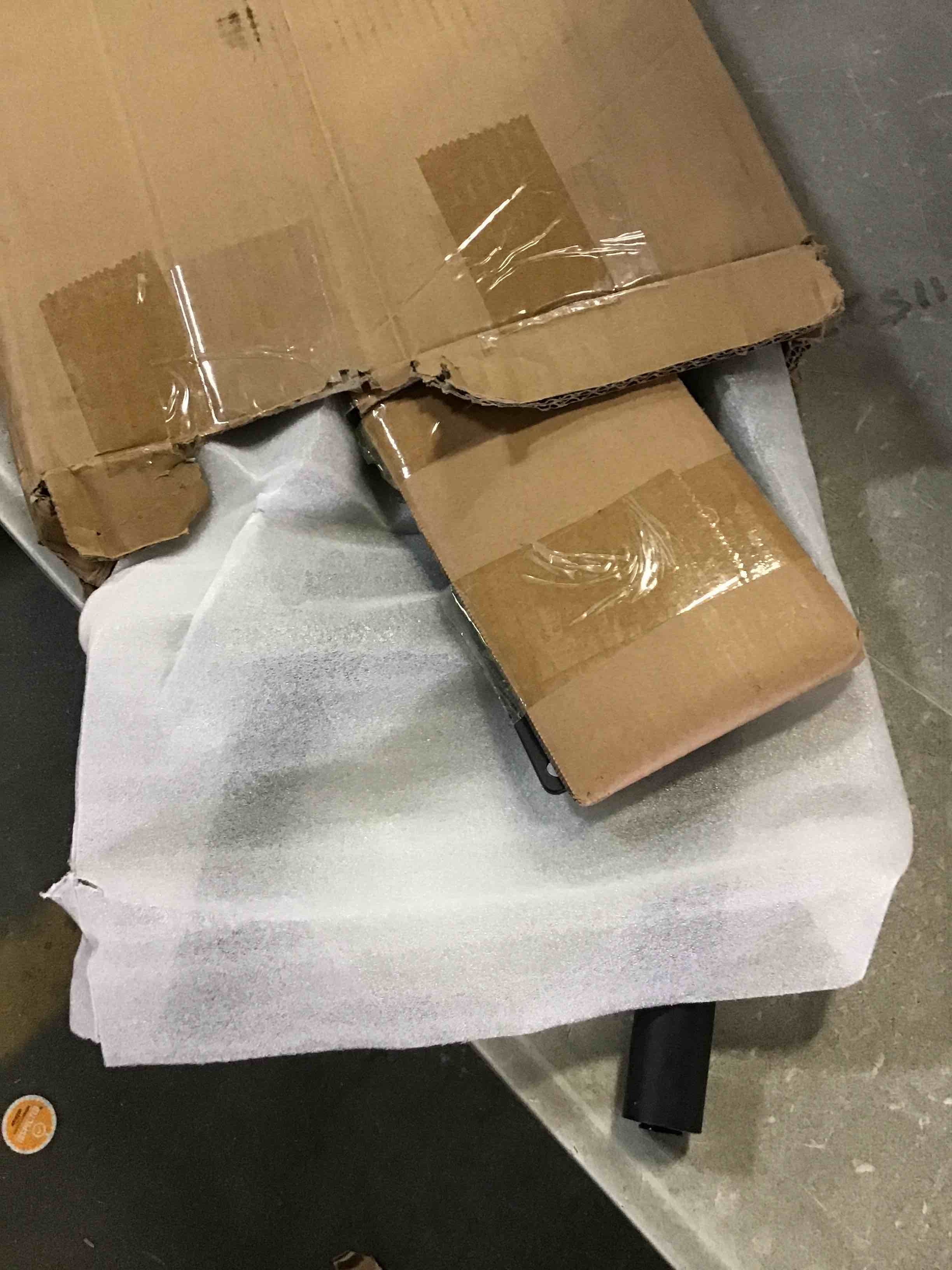 https://s3.amazonaws.com/lotting-images-prod/bidfta/RED5067096_1695835963119.jpeg