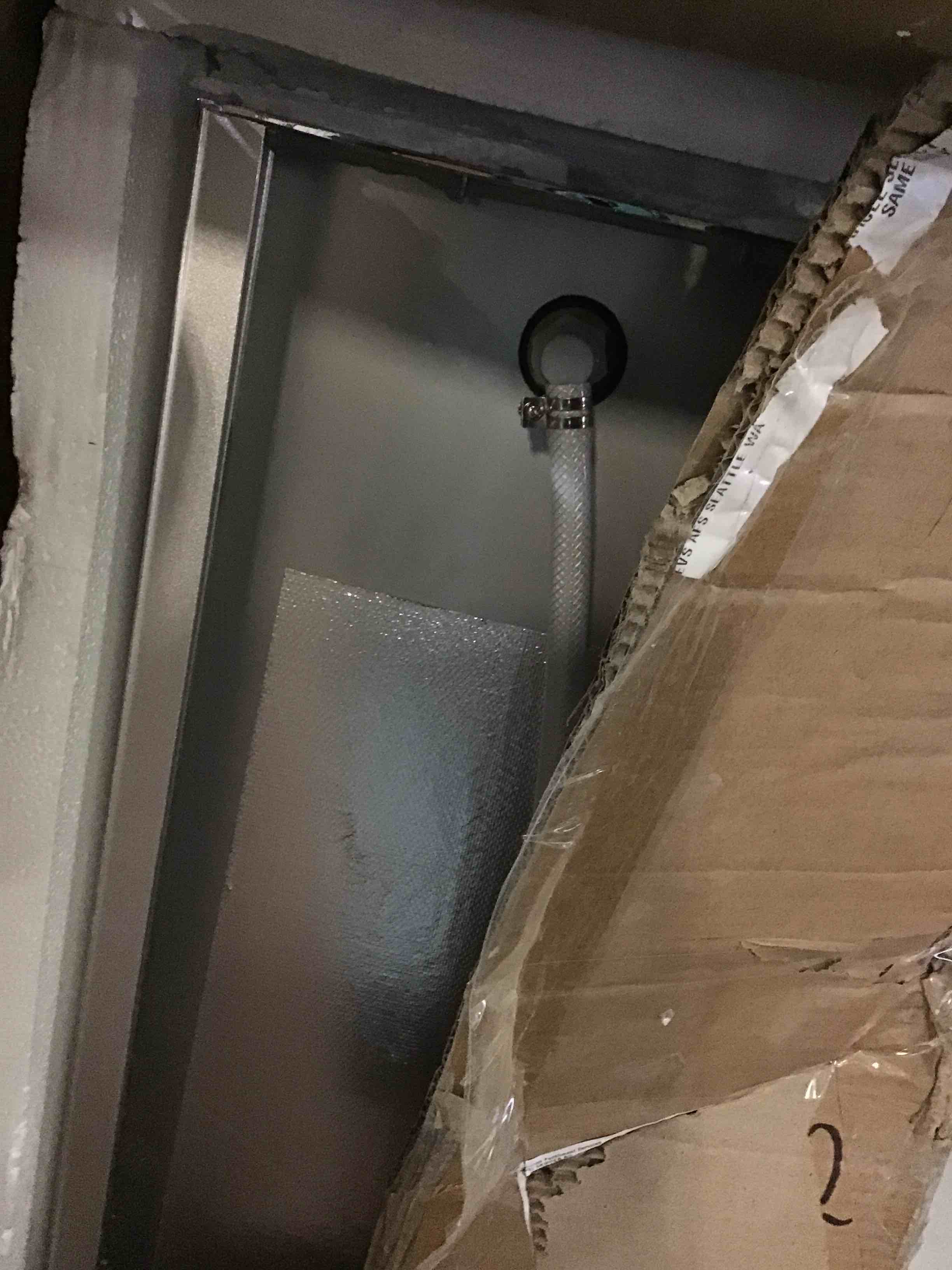 https://s3.amazonaws.com/lotting-images-prod/bidfta/RED5067409_1695990254058.jpeg