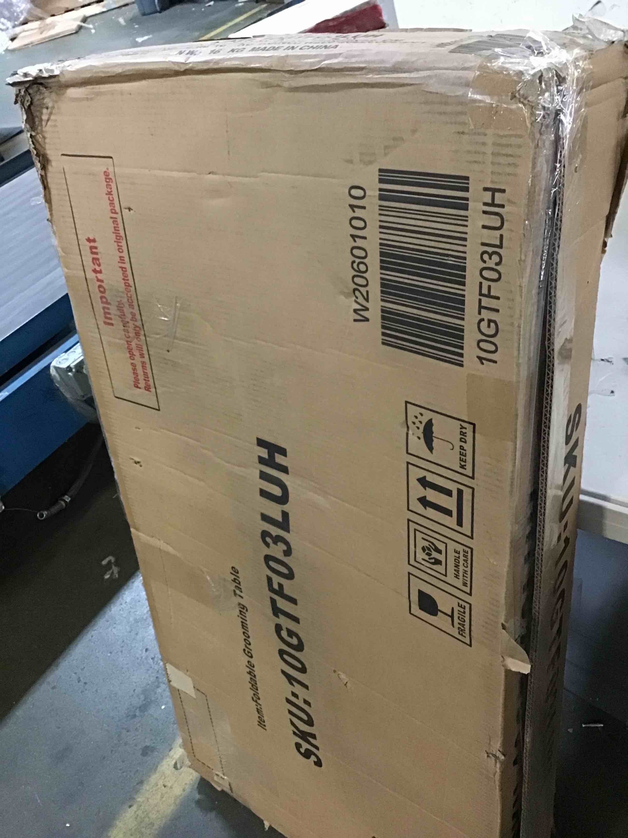 https://s3.amazonaws.com/lotting-images-prod/bidfta/RED5067411_1695990619326.jpeg