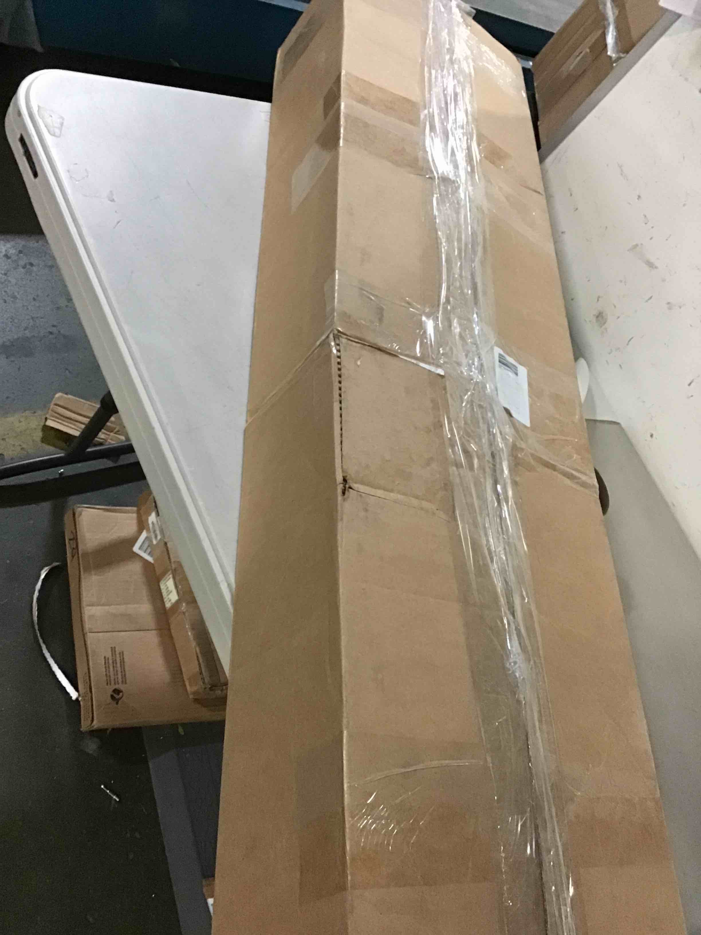 https://s3.amazonaws.com/lotting-images-prod/bidfta/RED5067438_1695993956401.jpeg