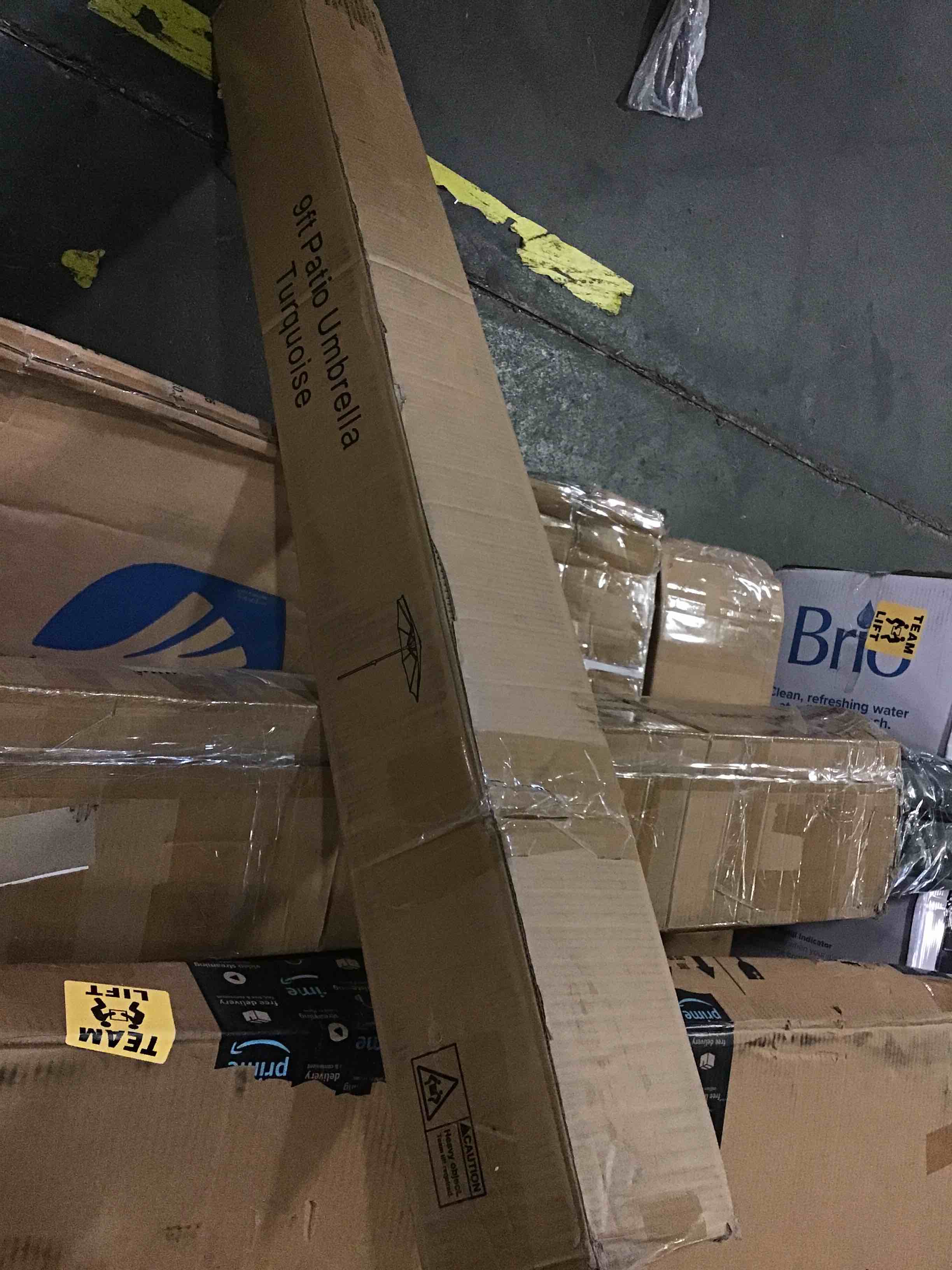 https://s3.amazonaws.com/lotting-images-prod/bidfta/RED5069062_1694432443636.jpeg