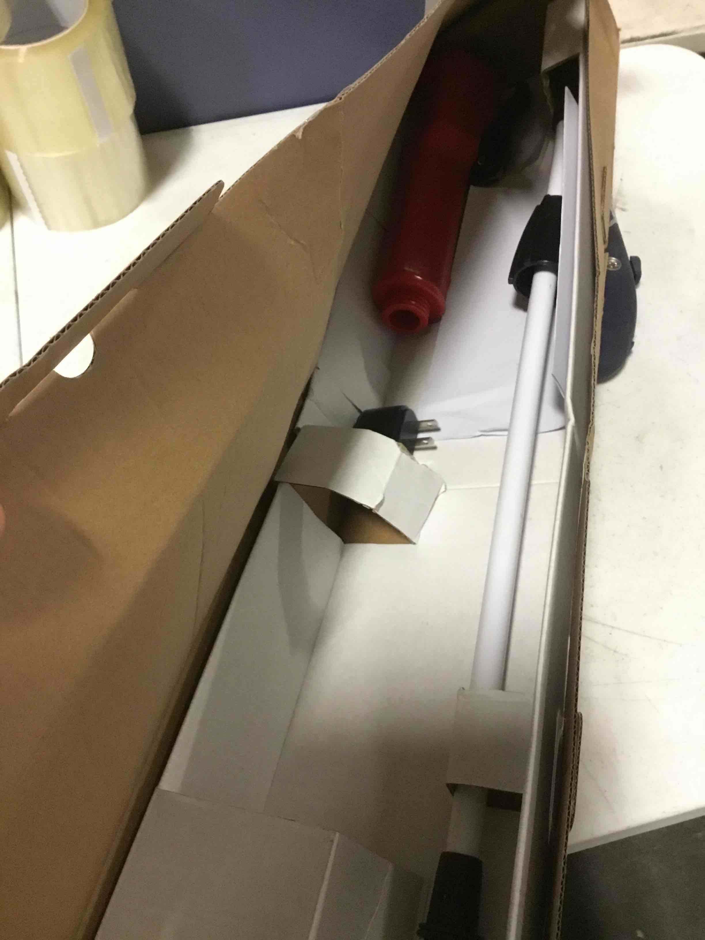 https://s3.amazonaws.com/lotting-images-prod/bidfta/RED5069415_1694604202815.jpeg