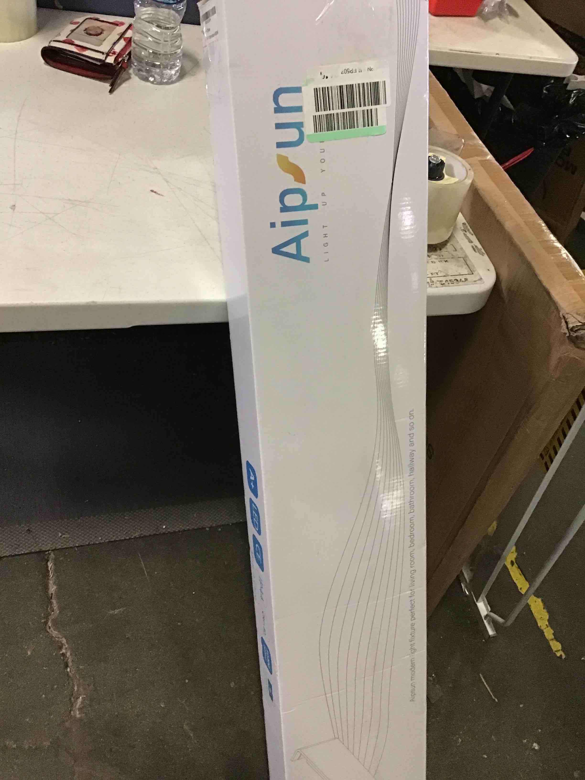 https://s3.amazonaws.com/lotting-images-prod/bidfta/RED5069572_1694633828474.jpeg