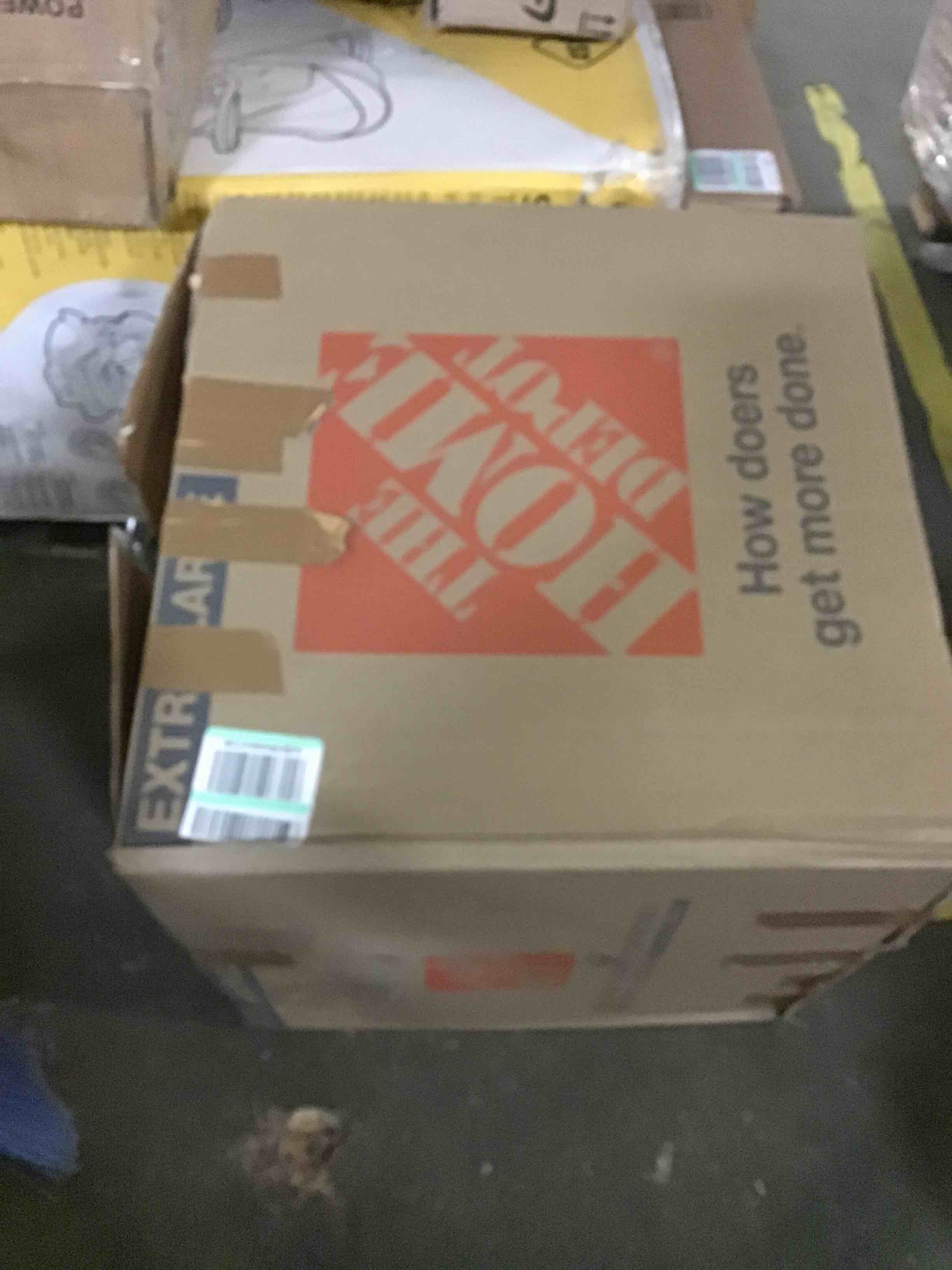 https://s3.amazonaws.com/lotting-images-prod/bidfta/RED5069804_1695123059420.jpeg