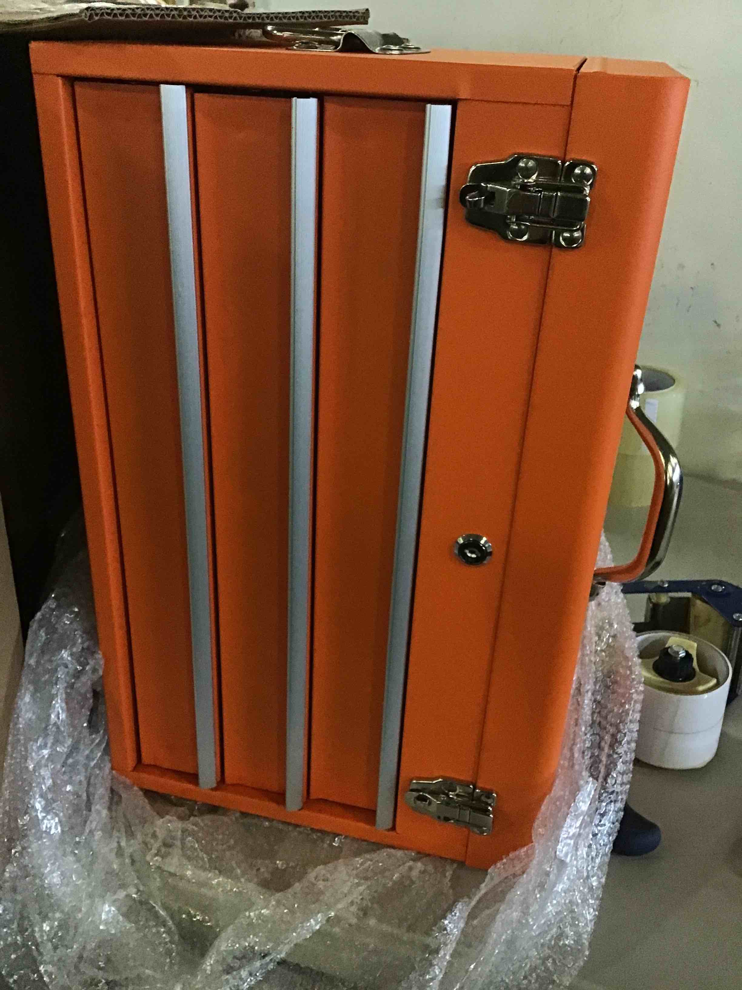 https://s3.amazonaws.com/lotting-images-prod/bidfta/RED5069870_1695134454563.jpeg