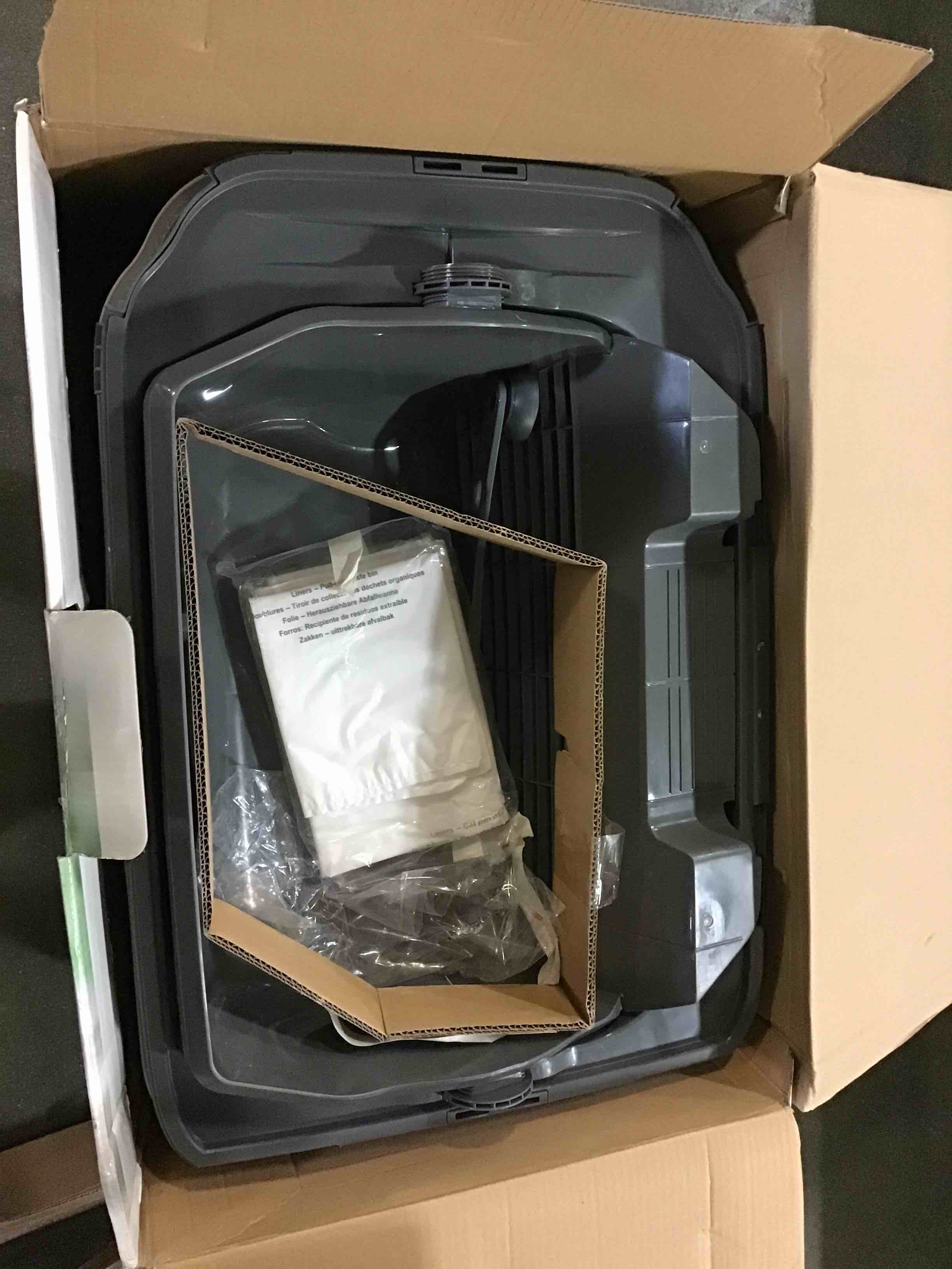 https://s3.amazonaws.com/lotting-images-prod/bidfta/RED5070133_1695225931720.jpeg