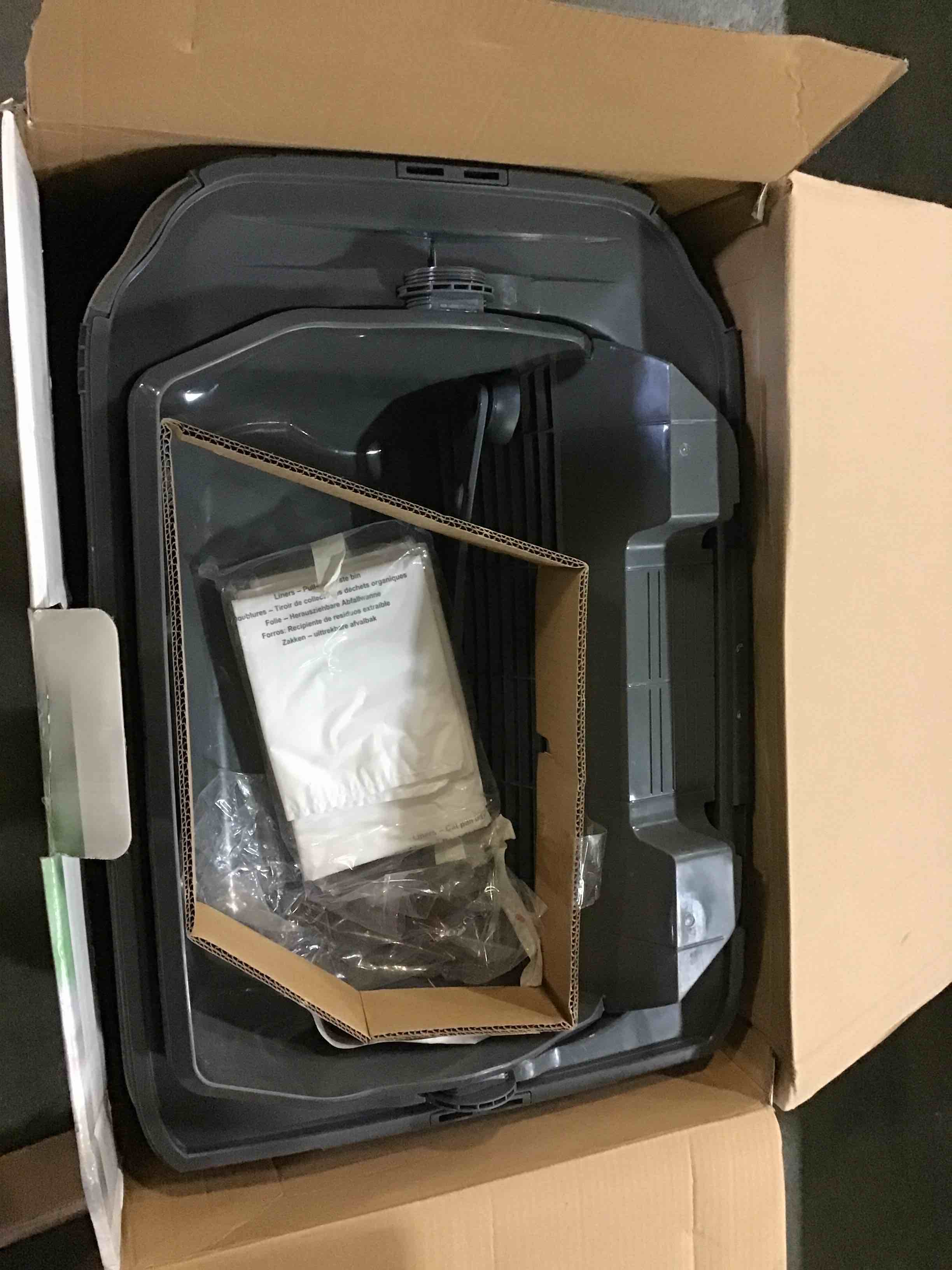 https://s3.amazonaws.com/lotting-images-prod/bidfta/RED5070133_1695225933914.jpeg