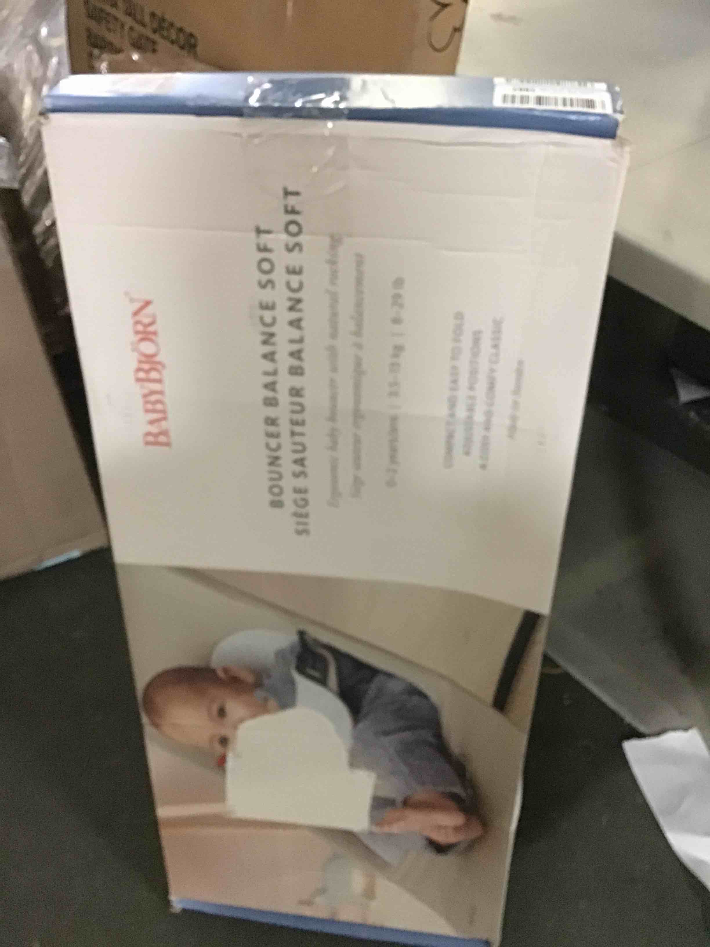 https://s3.amazonaws.com/lotting-images-prod/bidfta/RED5070266_1695301237282.jpeg