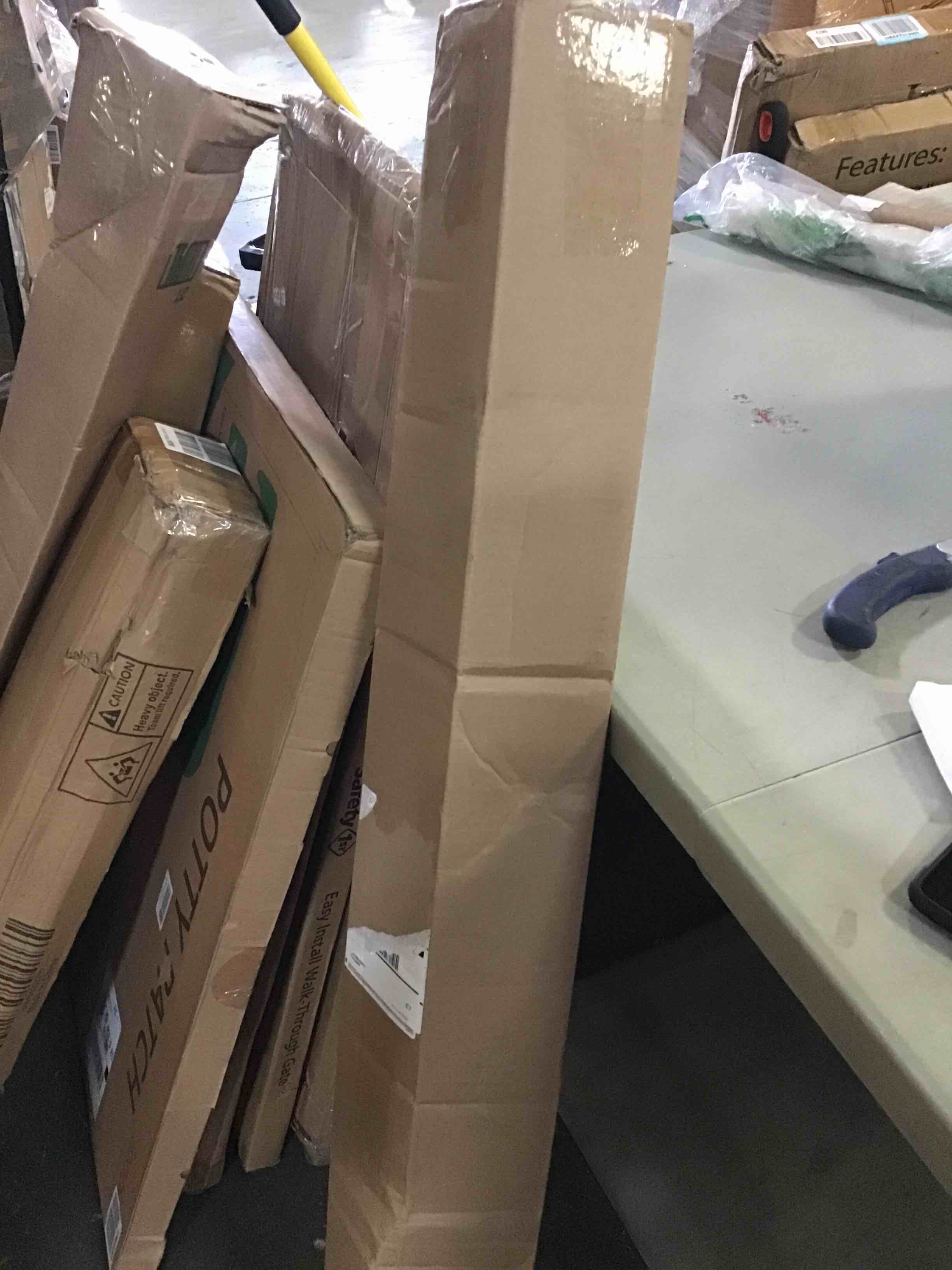 https://s3.amazonaws.com/lotting-images-prod/bidfta/RED5070310_1695307984408.jpeg