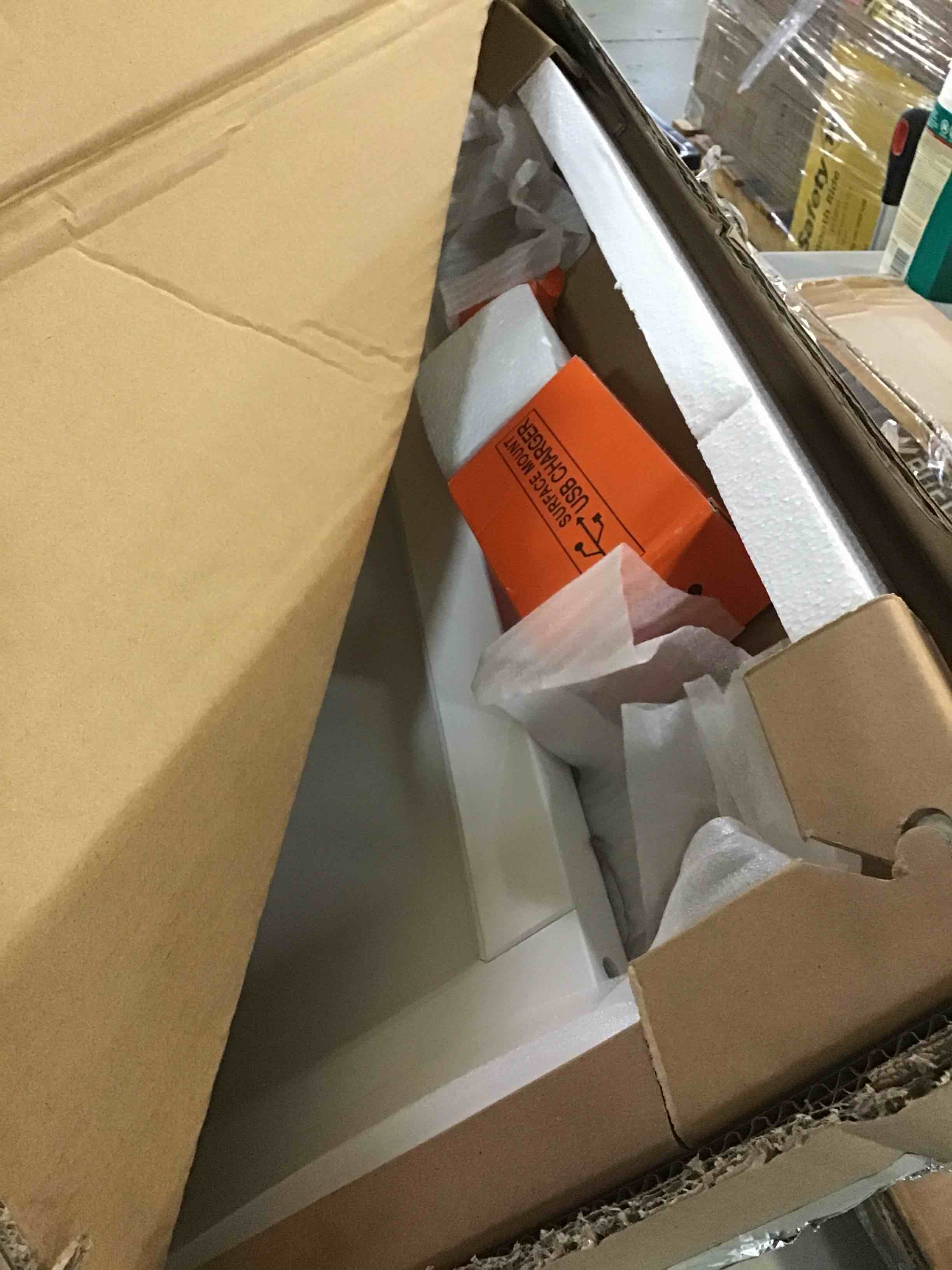 https://s3.amazonaws.com/lotting-images-prod/bidfta/RED5070434_1695326248653.jpeg