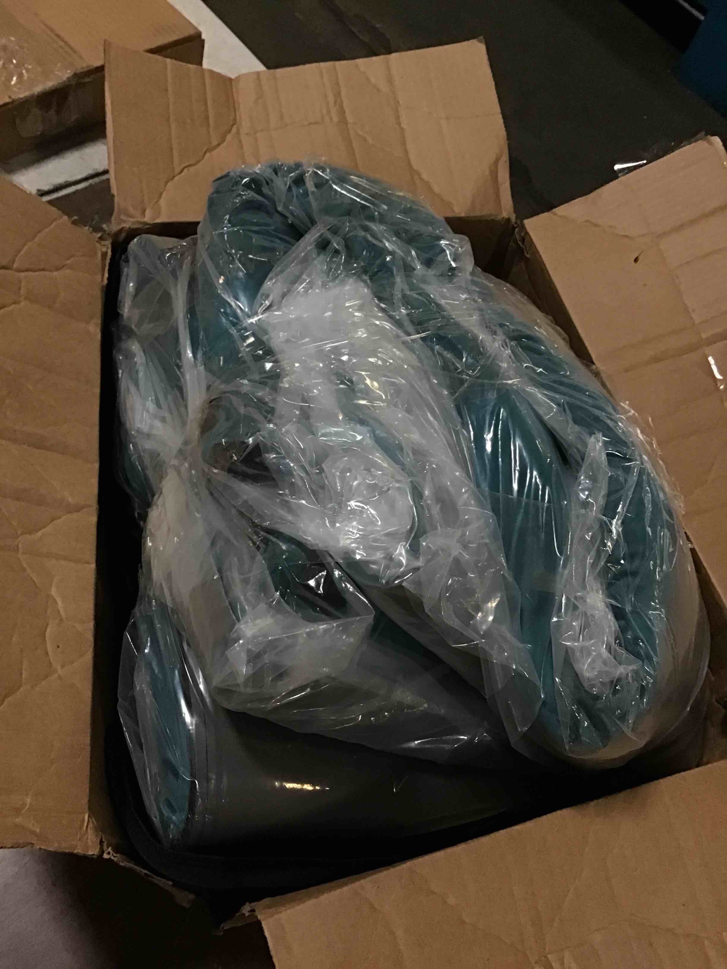 https://s3.amazonaws.com/lotting-images-prod/bidfta/RED5070662_1694605726224.jpeg