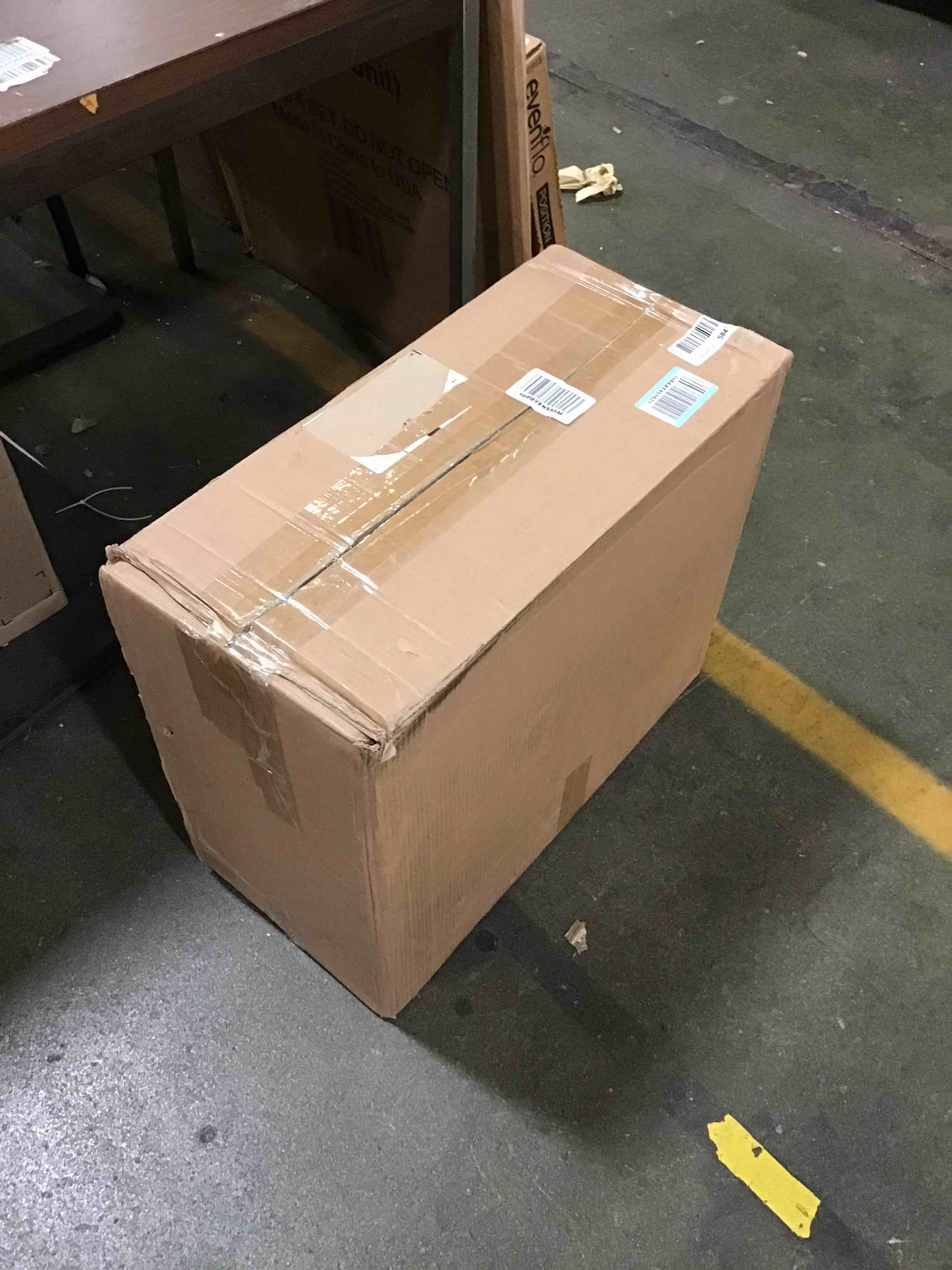 https://s3.amazonaws.com/lotting-images-prod/bidfta/RED5070785_1694633139858.jpeg