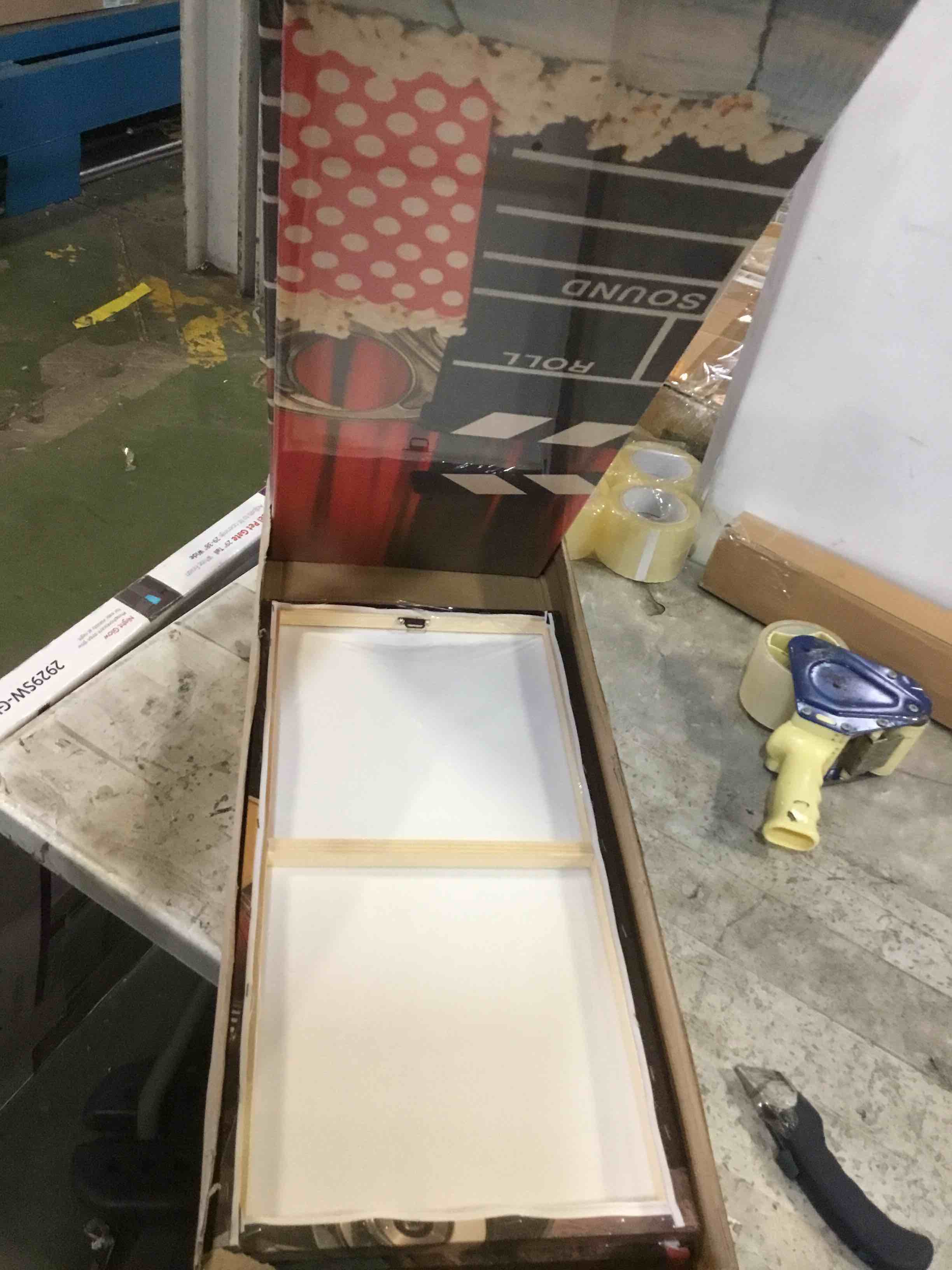 https://s3.amazonaws.com/lotting-images-prod/bidfta/RED5070873_1694789415467.jpeg