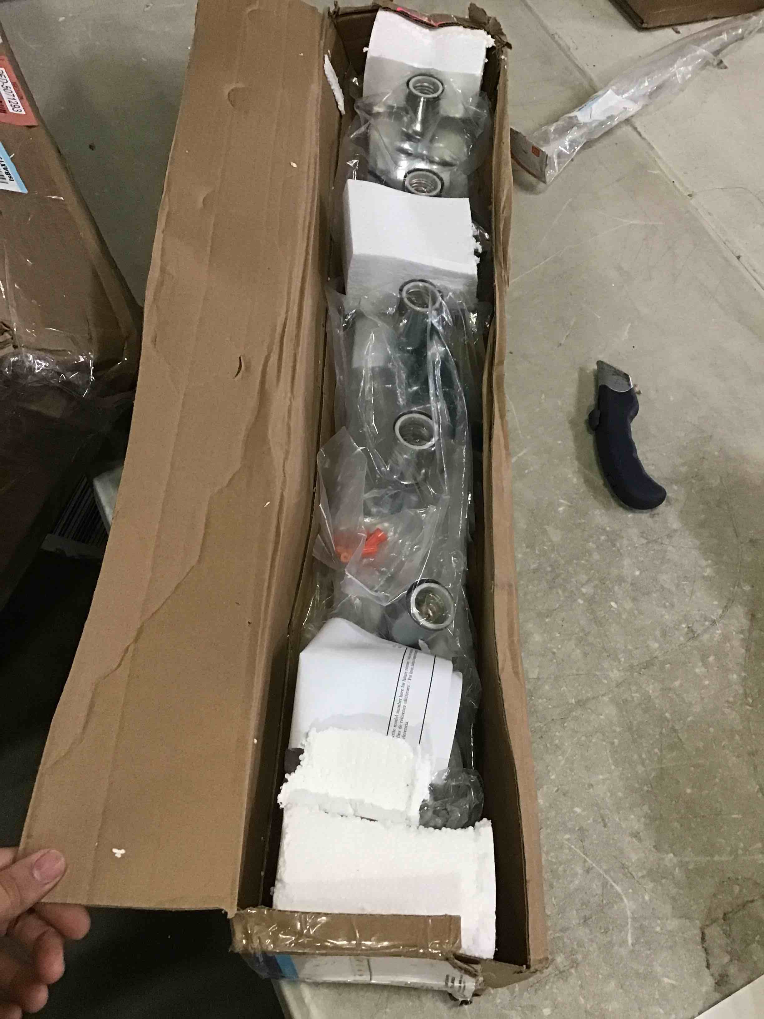 https://s3.amazonaws.com/lotting-images-prod/bidfta/RED5071296_1695214289729.jpeg