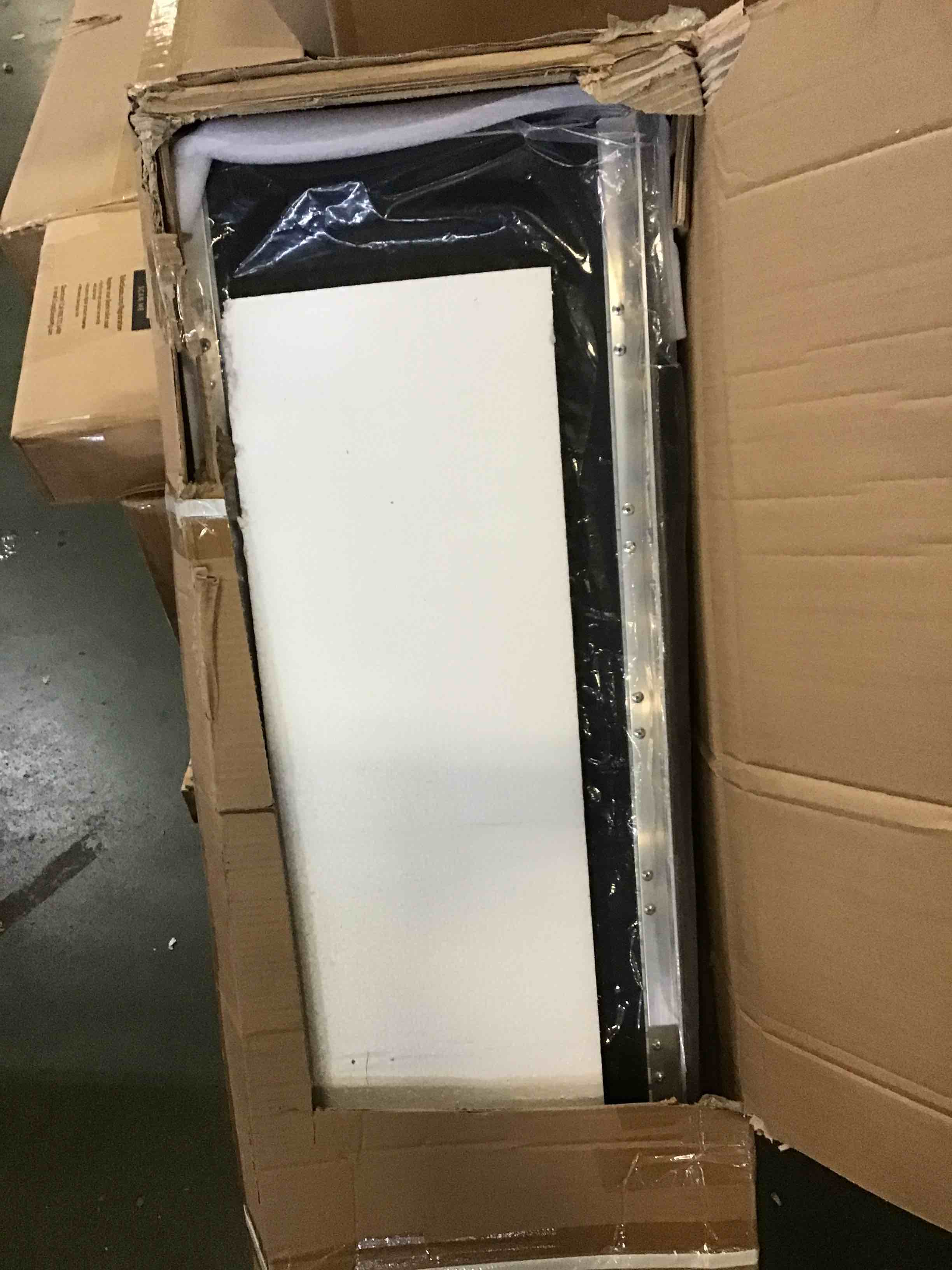 https://s3.amazonaws.com/lotting-images-prod/bidfta/RED5071328_1695218161574.jpeg