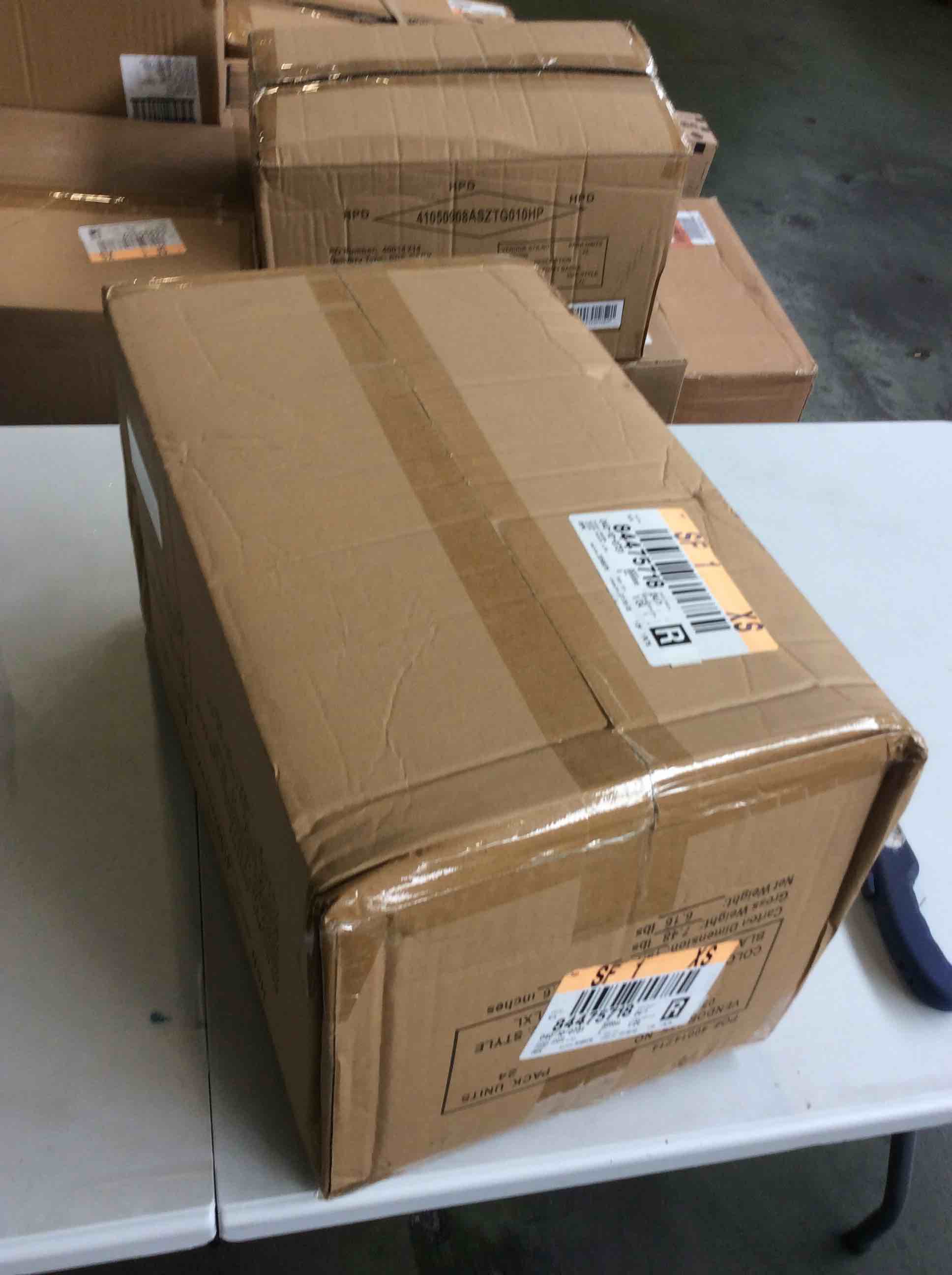 https://s3.amazonaws.com/lotting-images-prod/bidfta/RED5071657_1695654673684.jpeg