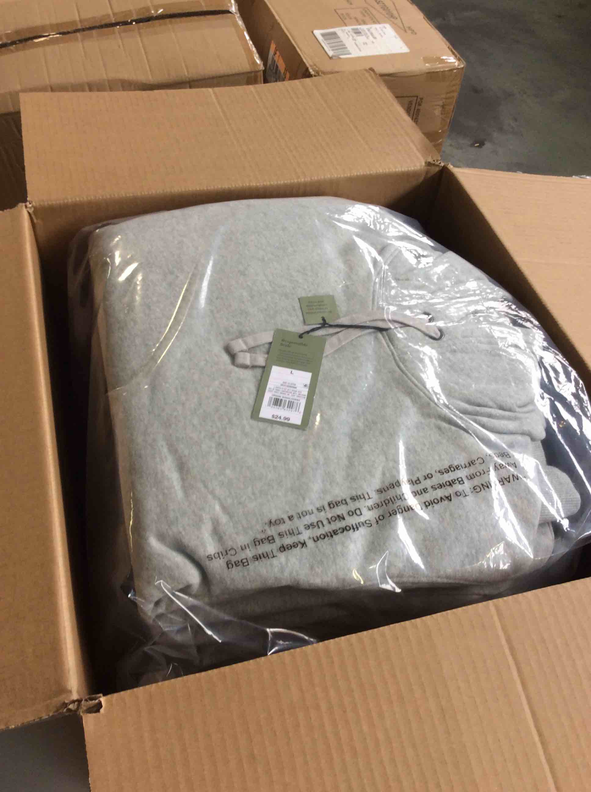 https://s3.amazonaws.com/lotting-images-prod/bidfta/RED5071658_1695654889320.jpeg