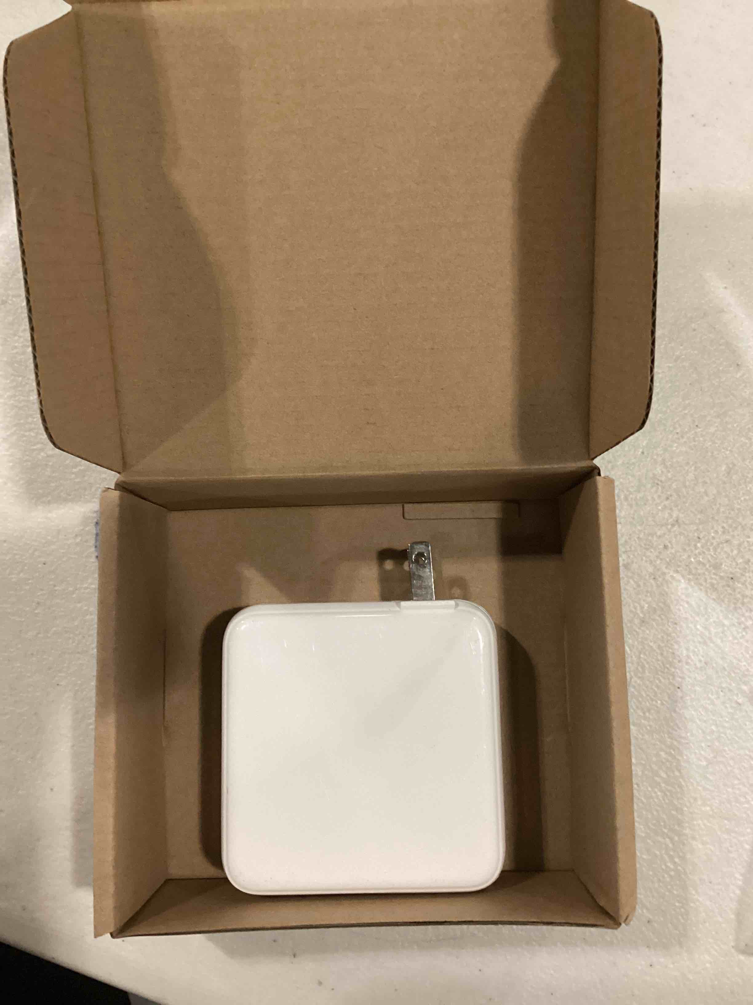 https://s3.amazonaws.com/lotting-images-prod/bidfta/RED5072969_1713540284493.jpeg