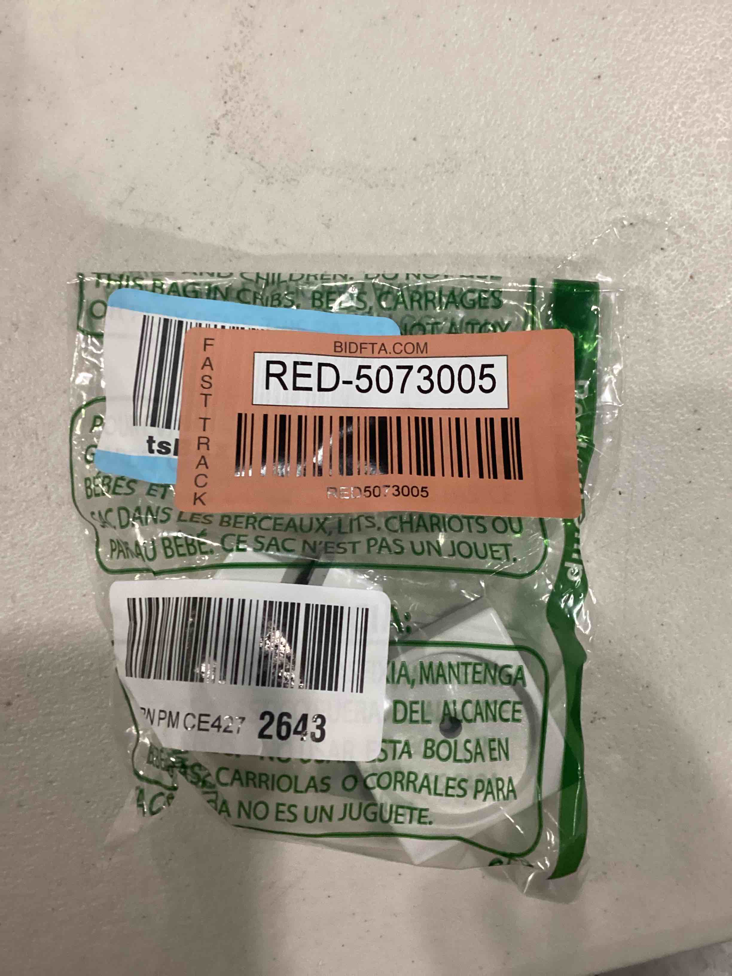 https://s3.amazonaws.com/lotting-images-prod/bidfta/RED5073005_1713547859663.jpeg
