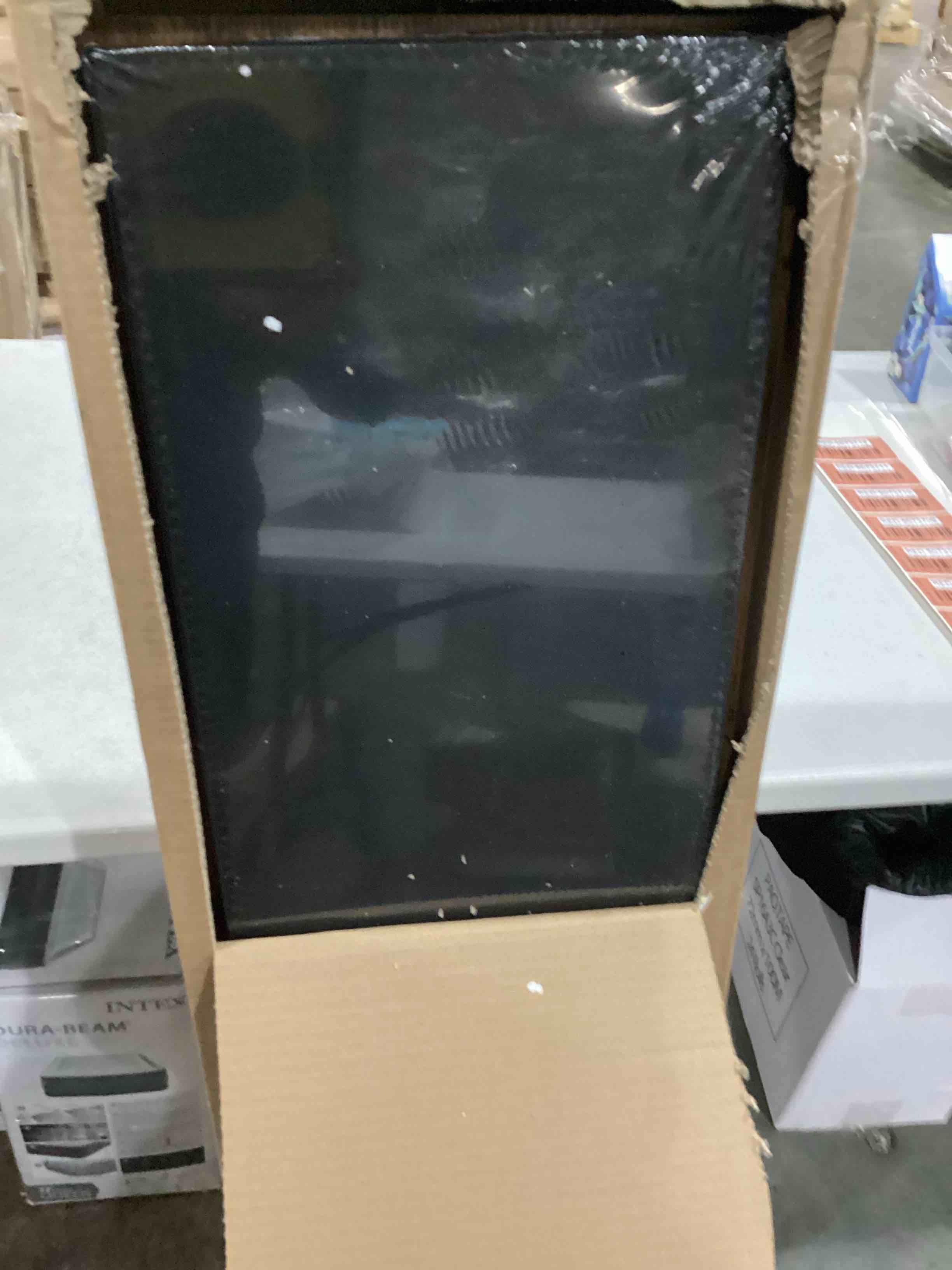 https://s3.amazonaws.com/lotting-images-prod/bidfta/RED5073704_1709925878416.jpeg