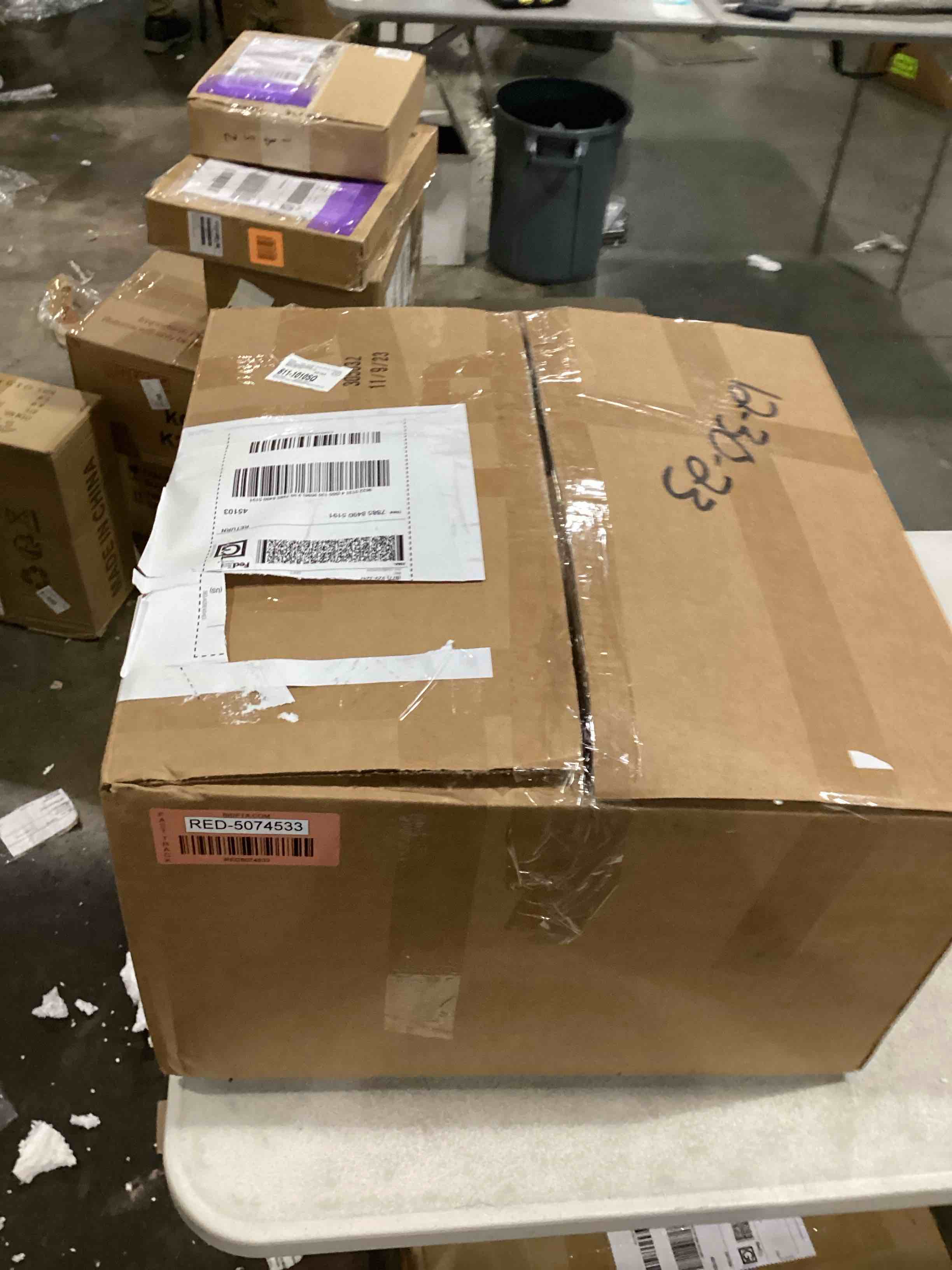 https://s3.amazonaws.com/lotting-images-prod/bidfta/RED5074533_1711457124522.jpeg